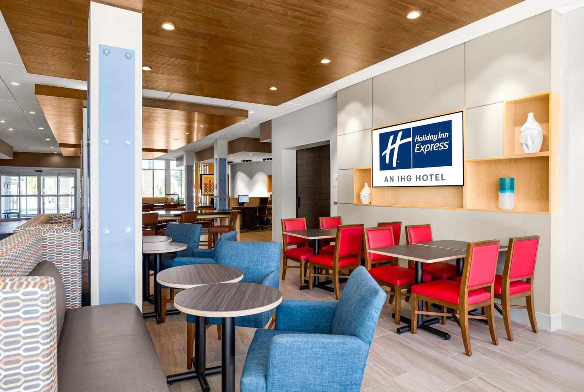 Holiday Inn Express & Suites Sanford - Lake Mary by IHG gallery photo in Sanford, FL — image 38