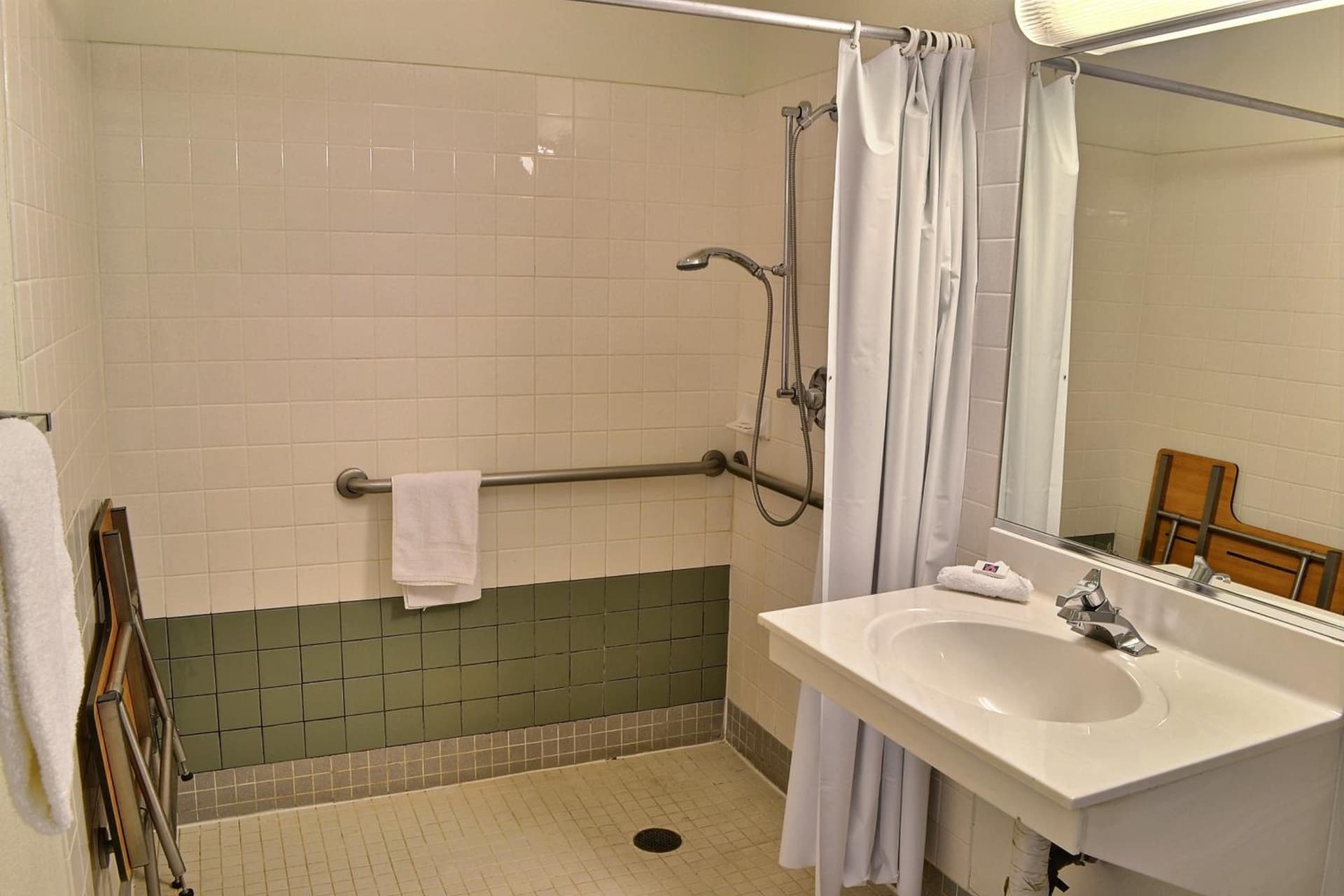 Motel 6-Billings, MT - South gallery photo in Billings, MT — image 47