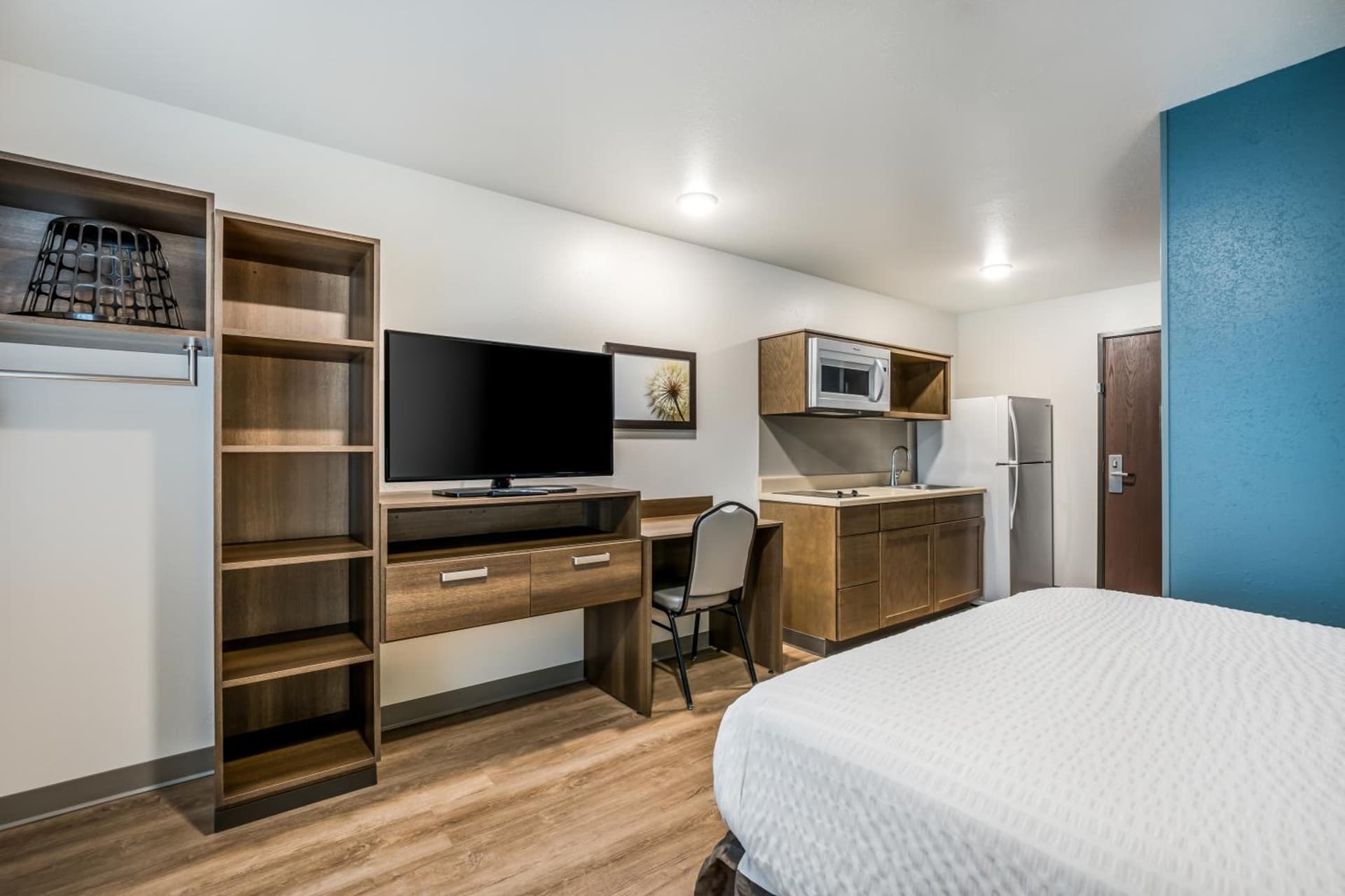 WoodSpring Suites Elgin - Chicago gallery photo in Elgin, IL — image 11