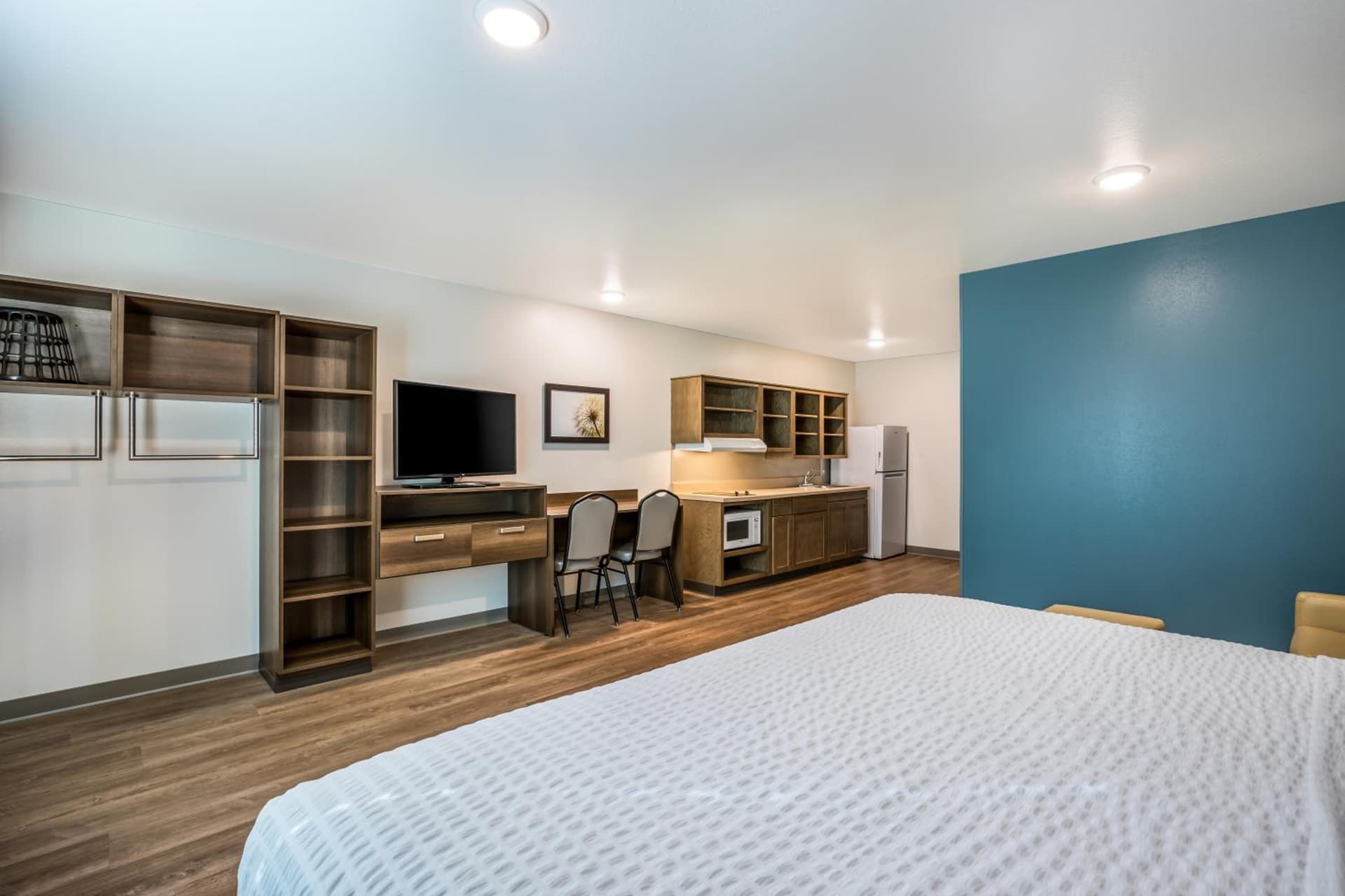 WoodSpring Suites Elgin - Chicago gallery photo in Elgin, IL — image 31