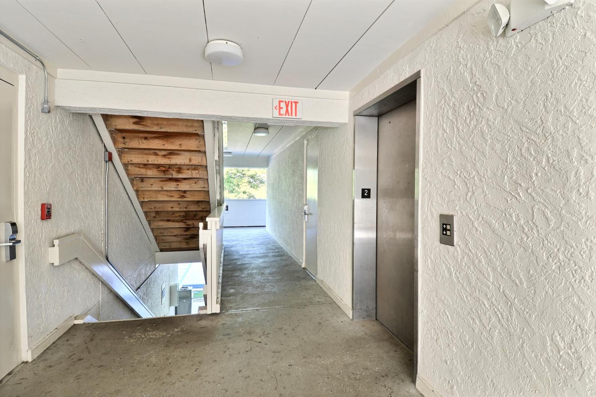 Motel 6-Nashua, NH - South gallery photo in Nashua, NH — image 22