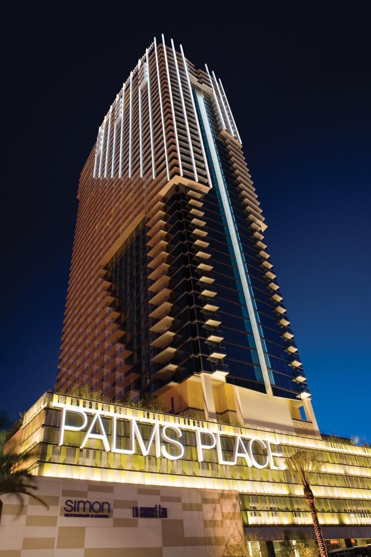 Palms Place One Bedroom Suite 1220 sqft interior in Las Vegas, NV — gallery photo 2