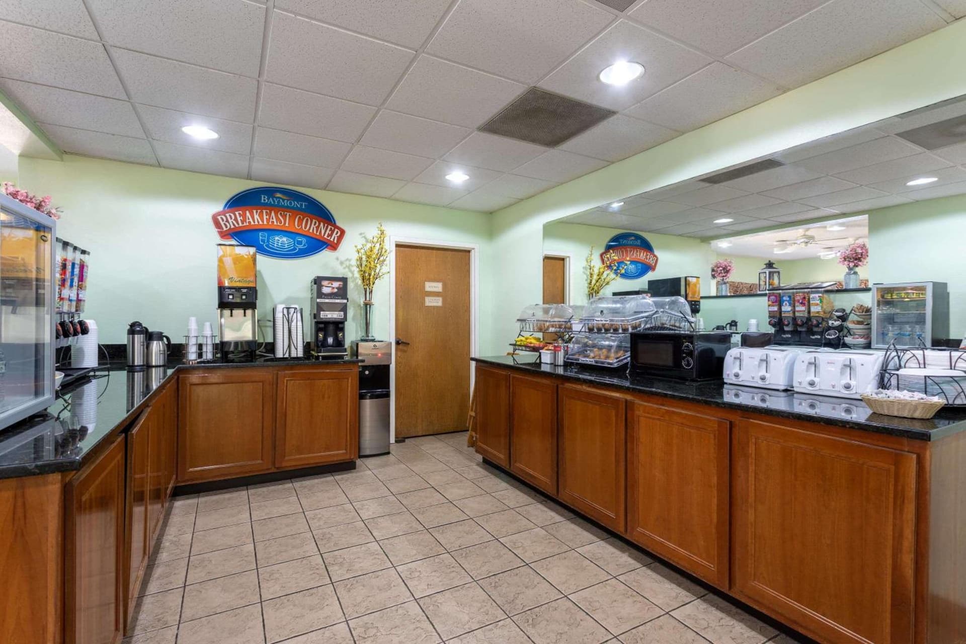 Baymont by Wyndham Tallahassee gallery photo in Tallahassee, FL — image 21