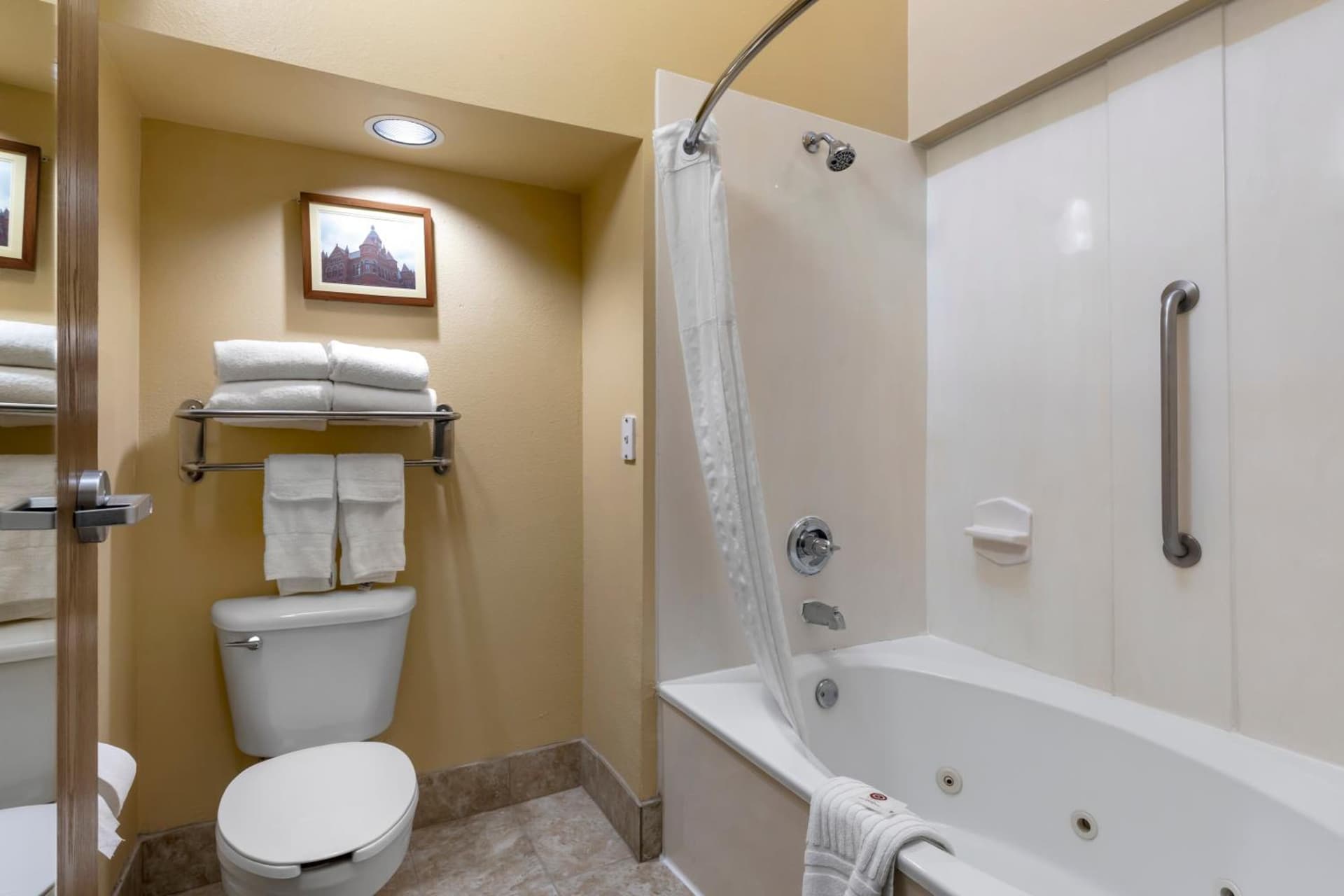 Comfort Suites DFW Airport gallery photo in Irving, TX — image 21