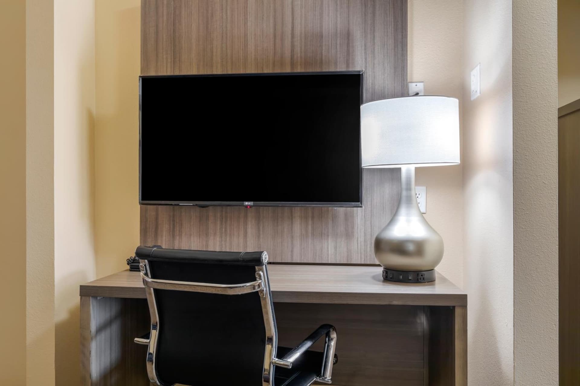 Comfort Suites DFW Airport gallery photo in Irving, TX — image 58