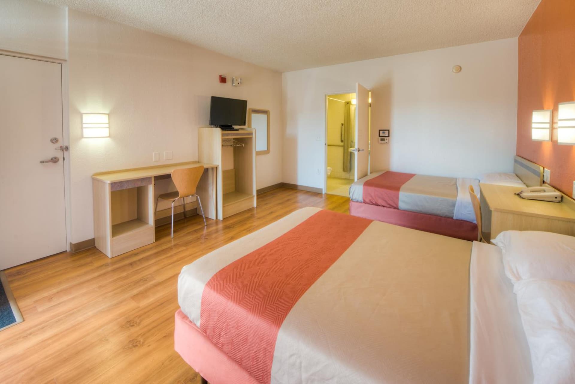 Motel 6-Niantic, CT - New London gallery photo in Niantic, CT — image 12