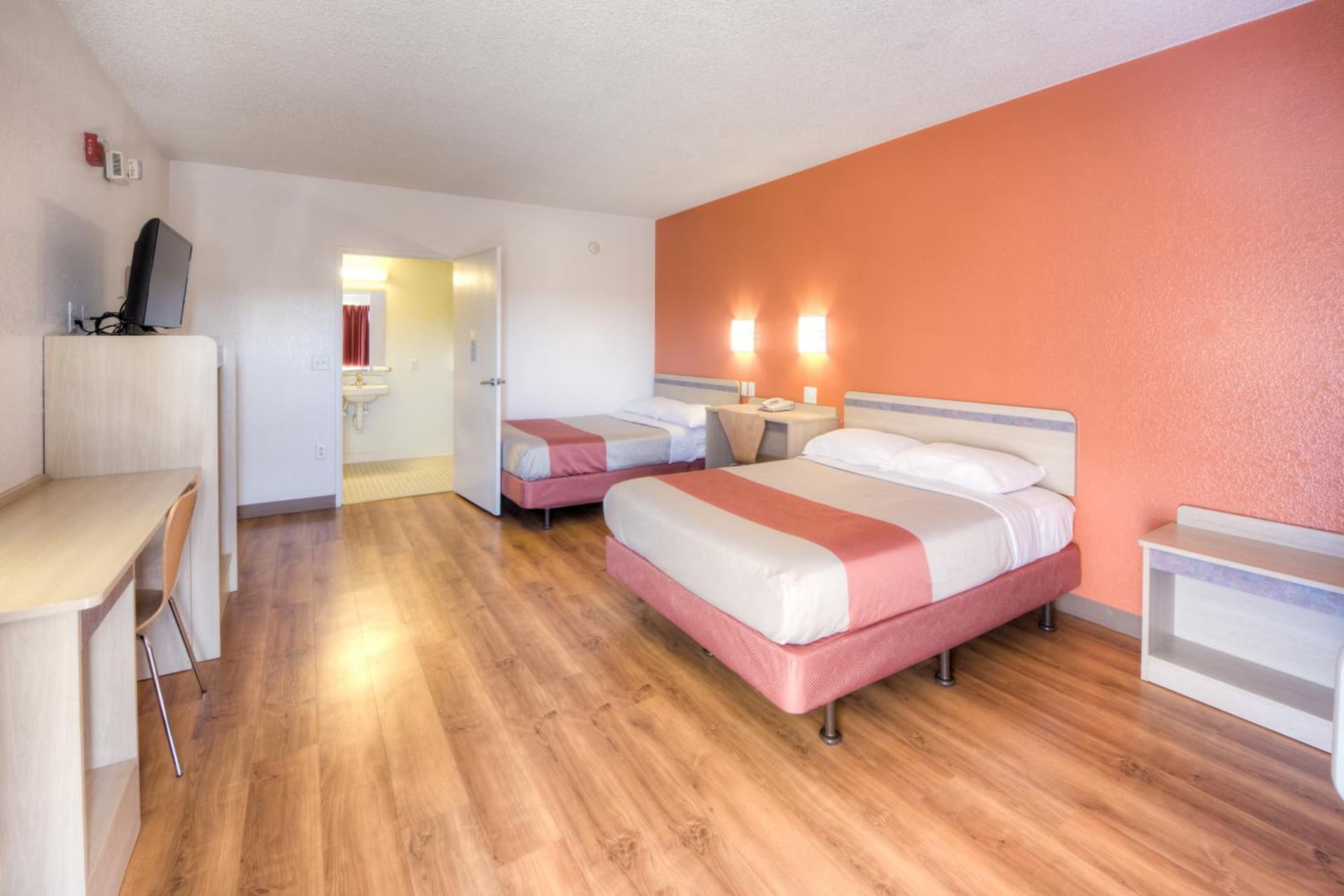 Motel 6-Niantic, CT - New London gallery photo in Niantic, CT — image 45