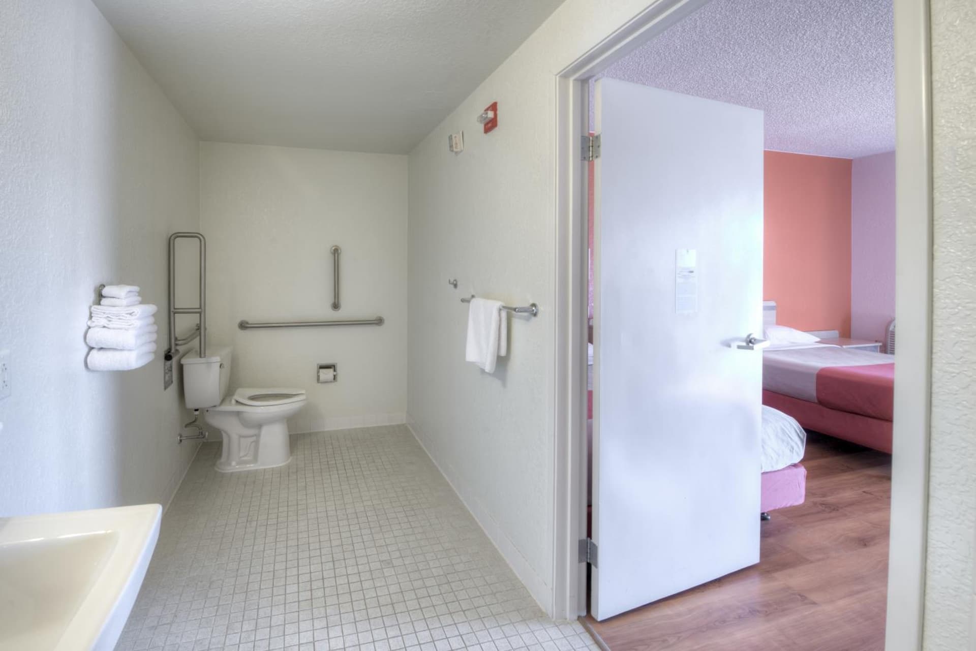 Motel 6-Niantic, CT - New London gallery photo in Niantic, CT — image 13