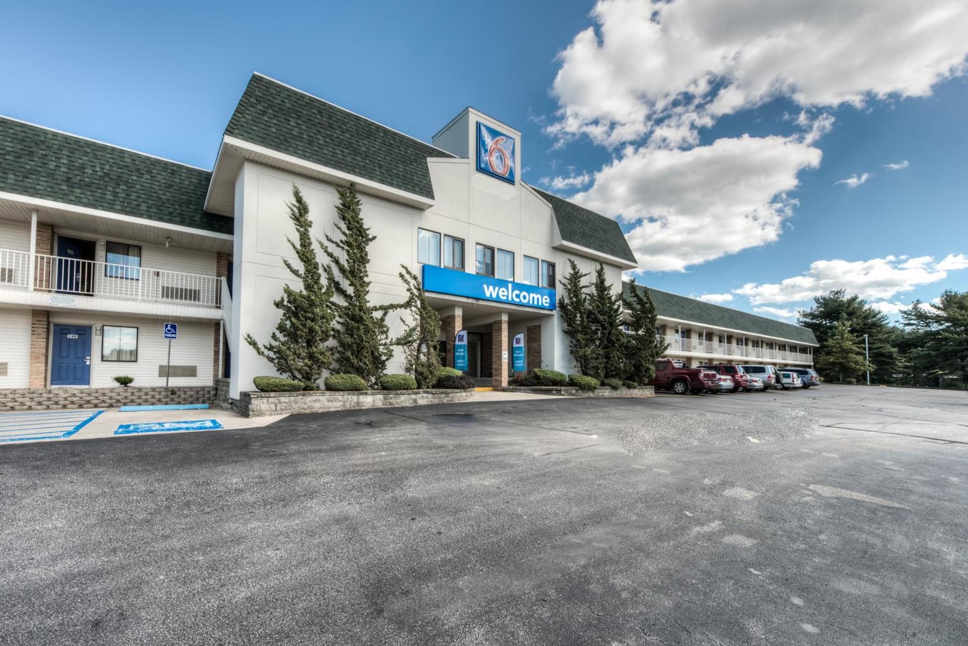 Motel 6-Niantic, CT - New London interior in Niantic, CT — gallery photo 2