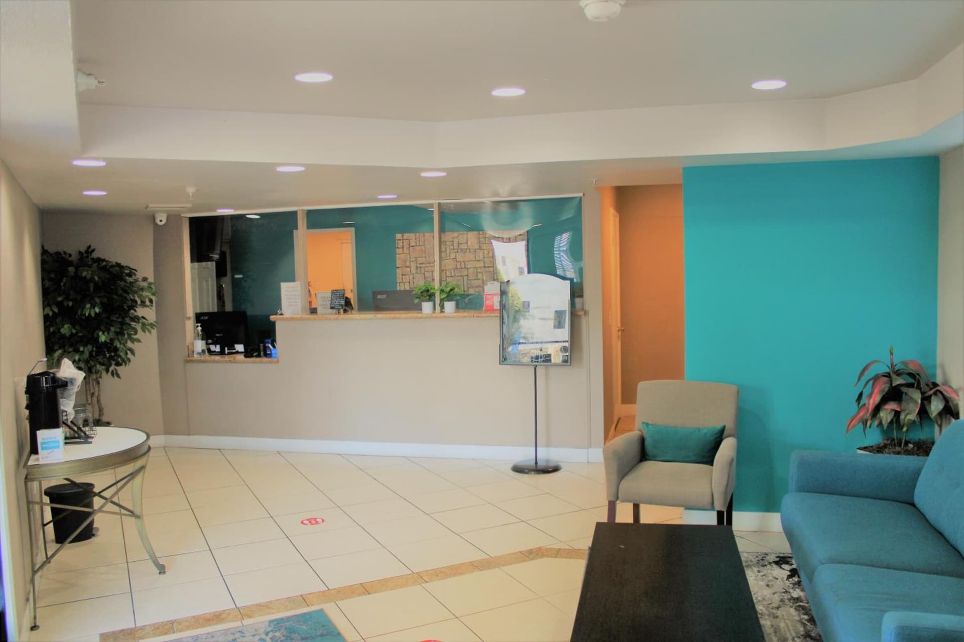 Rancho San Diego Inn & Suites property views in El Cajon, CA — gallery photo 3