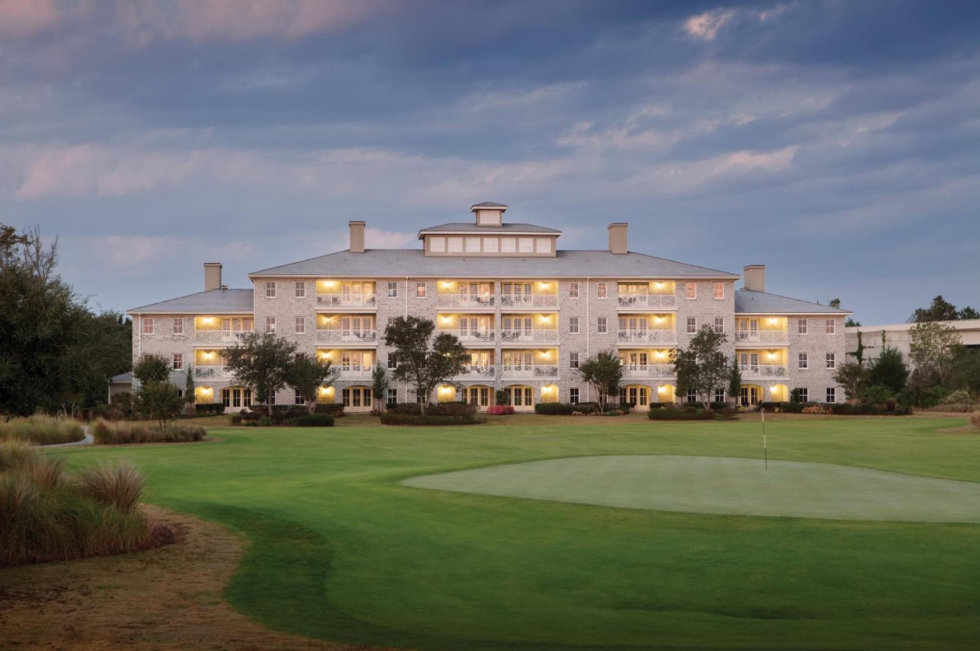 Club Wyndham Dye Villas interior in North Myrtle Beach, SC — gallery photo 2