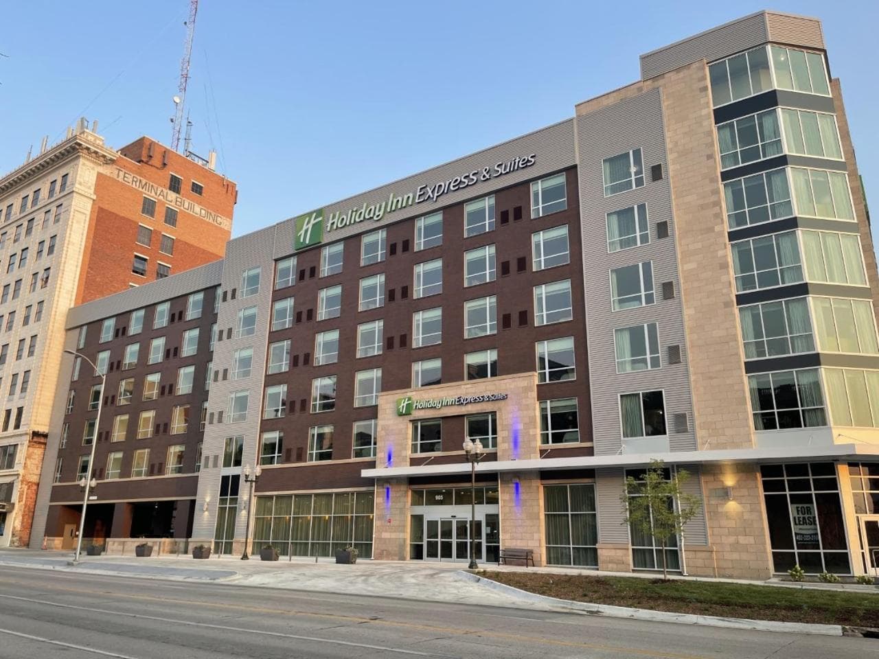 Holiday Inn Express & Suites - Lincoln Downtown by IHG property views in Lincoln, NE — gallery photo 3