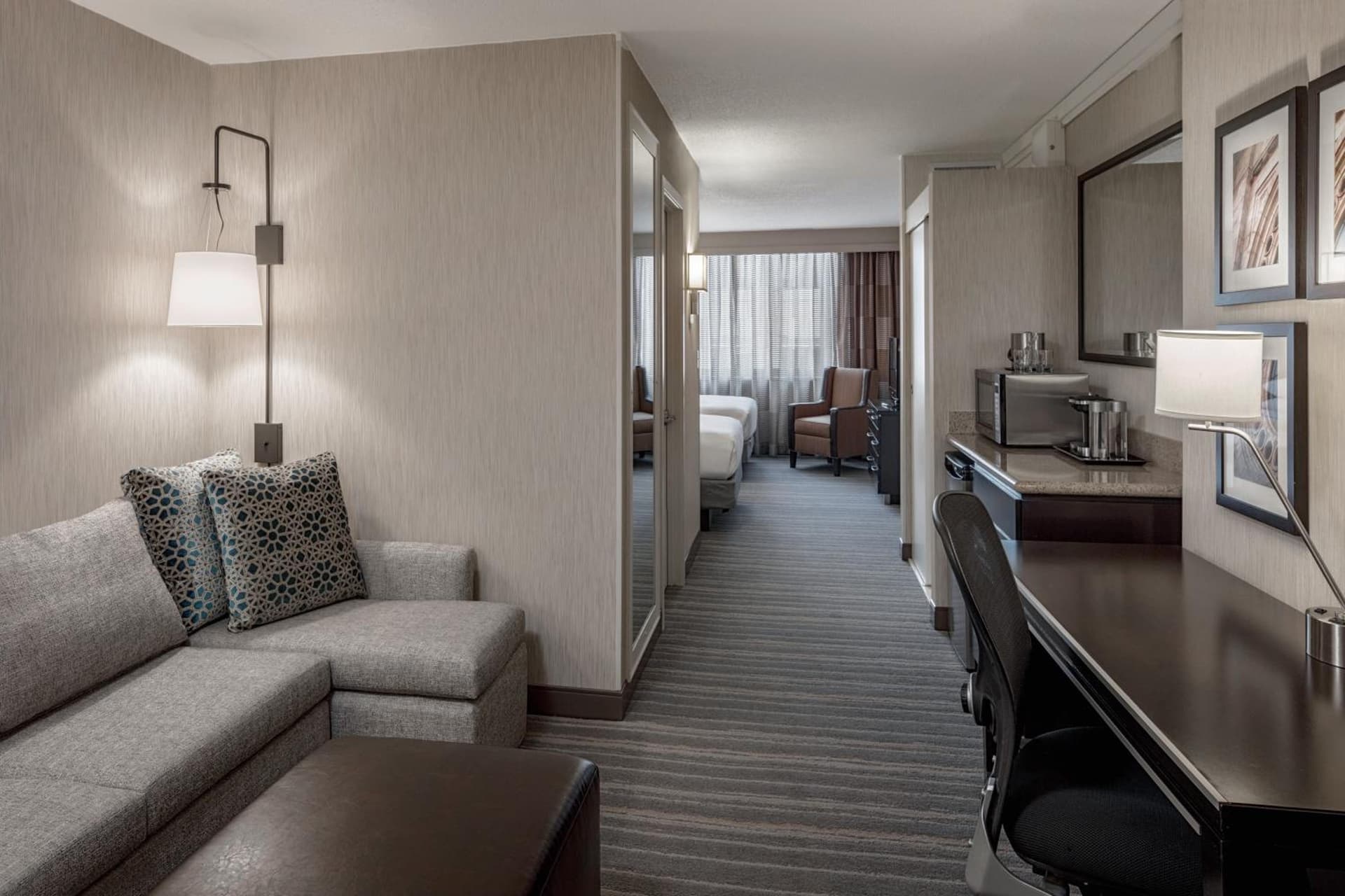 DoubleTree Suites by Hilton Minneapolis Downtown gallery photo in Minneapolis, MN — image 4