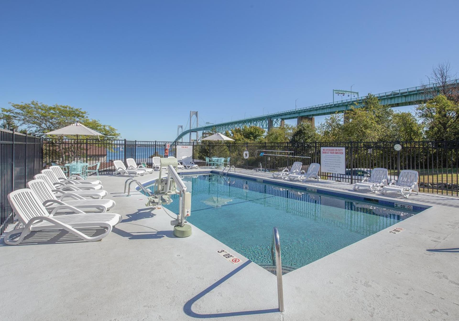 Club Wyndham Newport Overlook interior in Jamestown — gallery photo 2