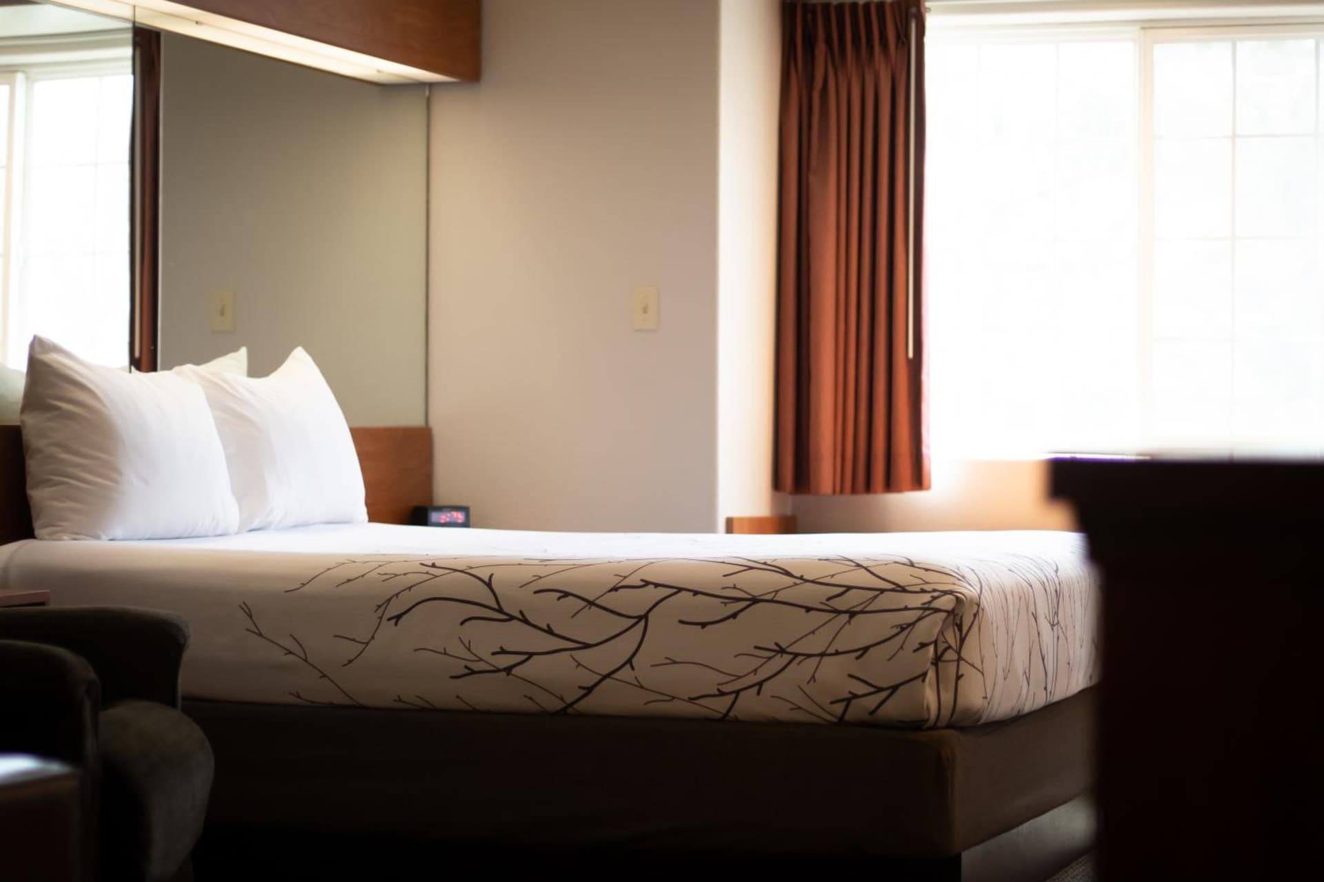 Monument Inn & Suites interior in Gering, NE — gallery photo 2