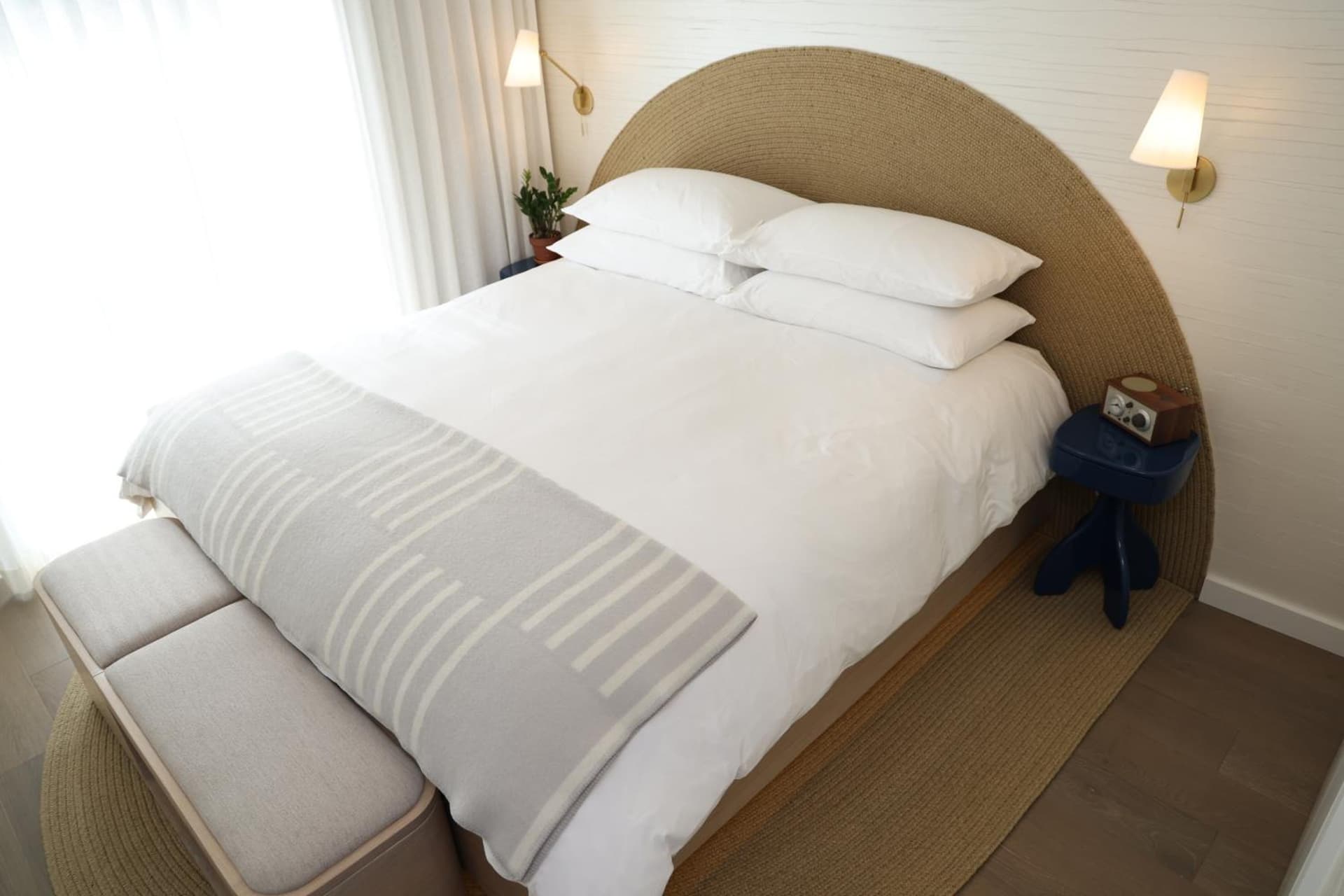 The Shoals Suites & Slips interior in Southold, NY — gallery photo 2