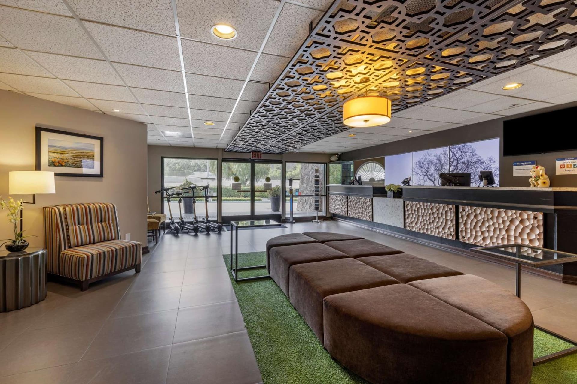 Best Western Plus Thousand Oaks Inn interior in Thousand Oaks, CA — gallery photo 2