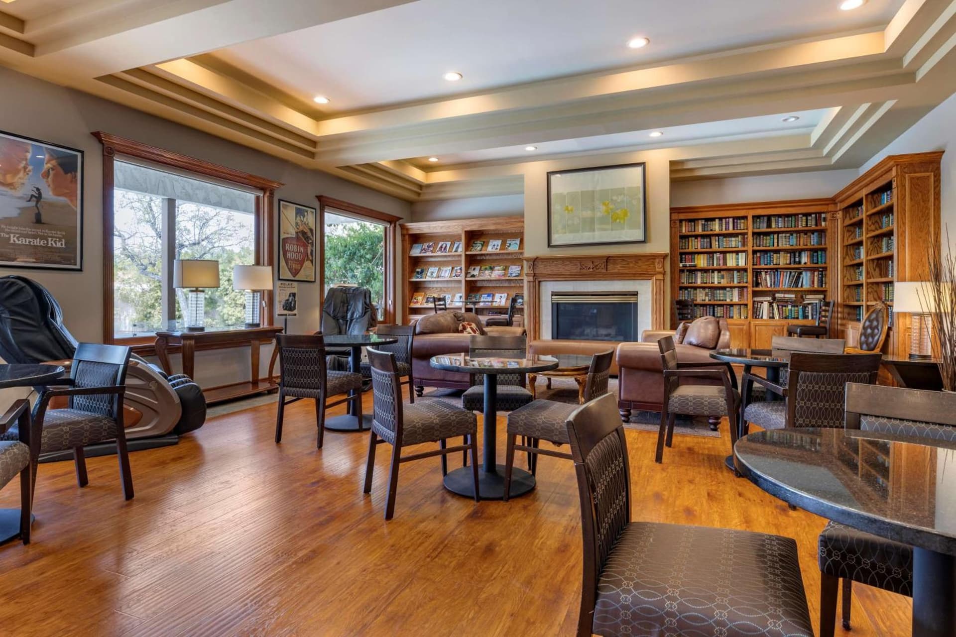 Best Western Plus Thousand Oaks Inn interior in Thousand Oaks, CA — gallery photo 2