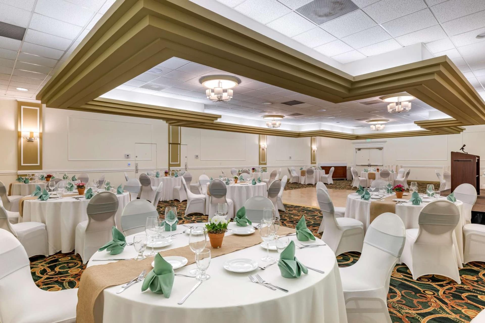 Best Western Plus Thousand Oaks Inn gallery photo in Thousand Oaks, CA — image 18