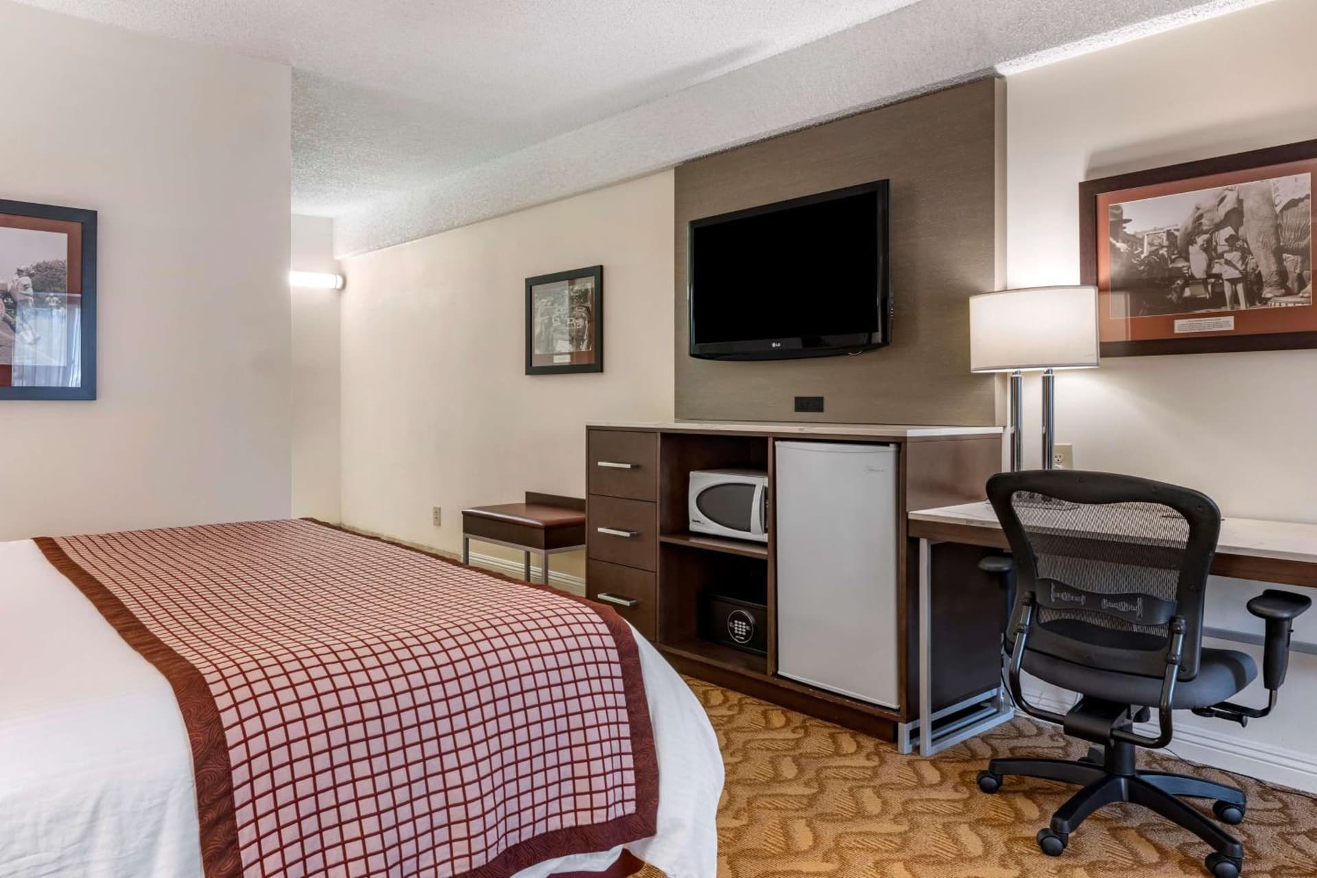 Best Western Plus Thousand Oaks Inn gallery photo in Thousand Oaks, CA — image 52