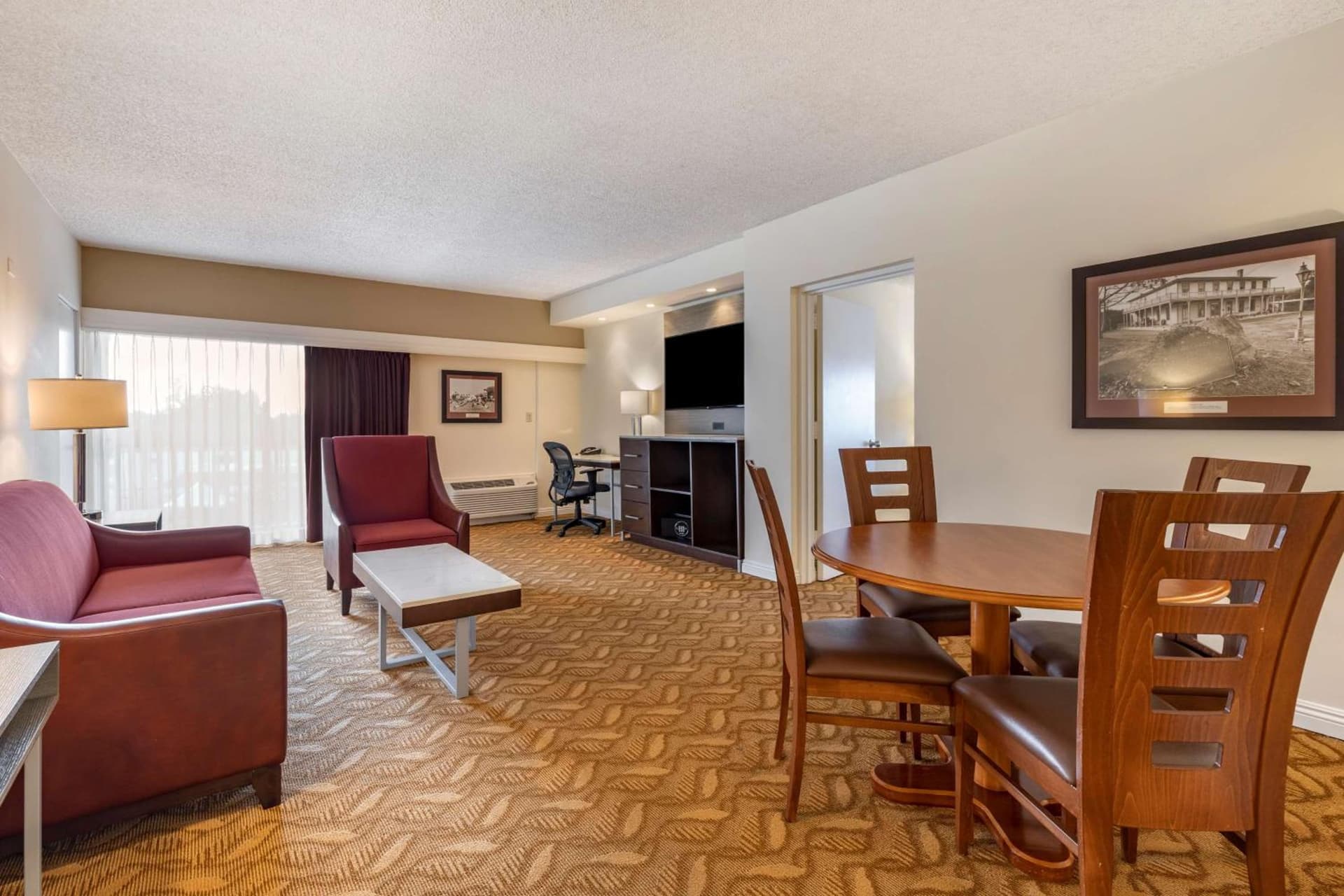 Best Western Plus Thousand Oaks Inn gallery photo in Thousand Oaks, CA — image 11