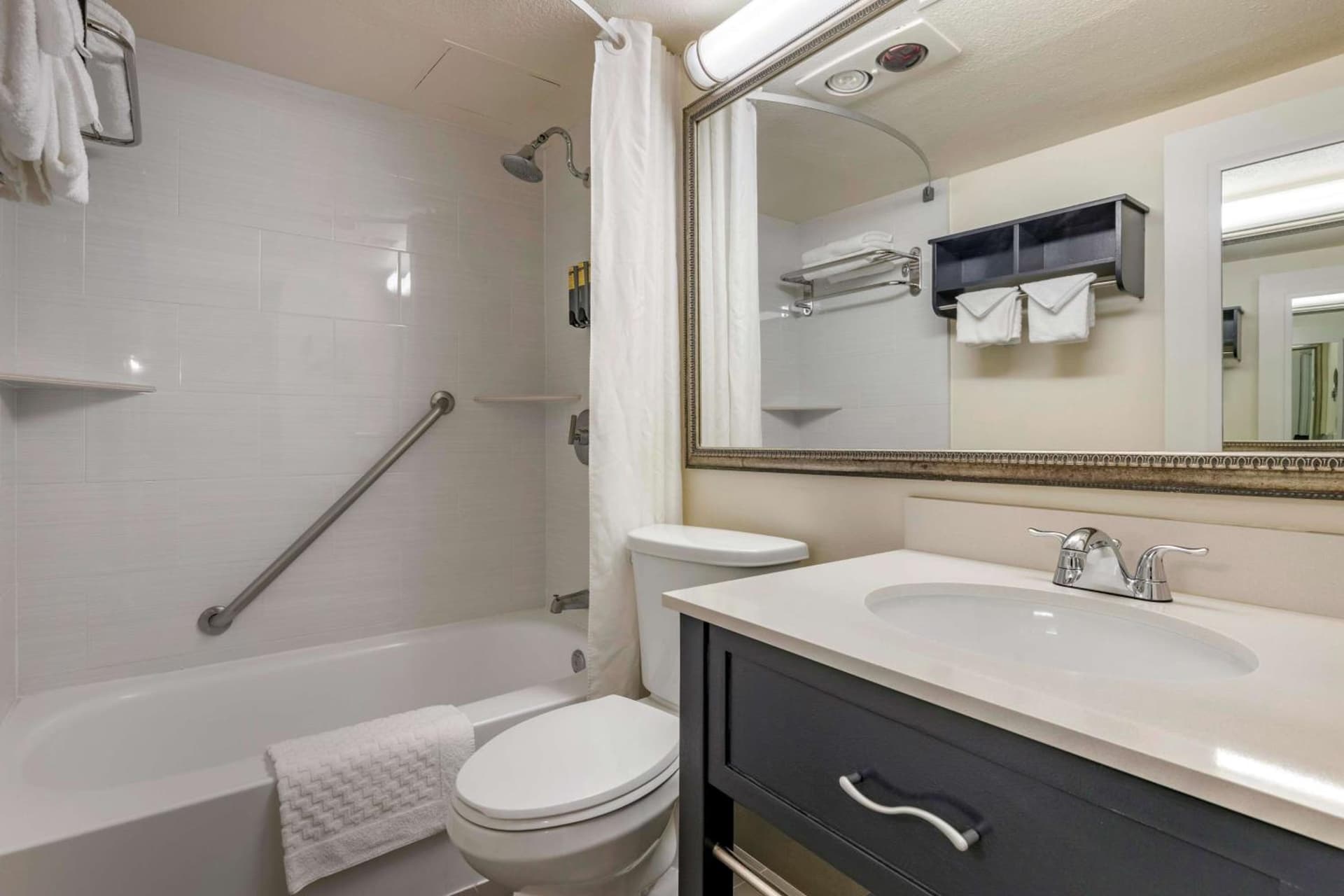 Best Western Plus Thousand Oaks Inn gallery photo in Thousand Oaks, CA — image 5