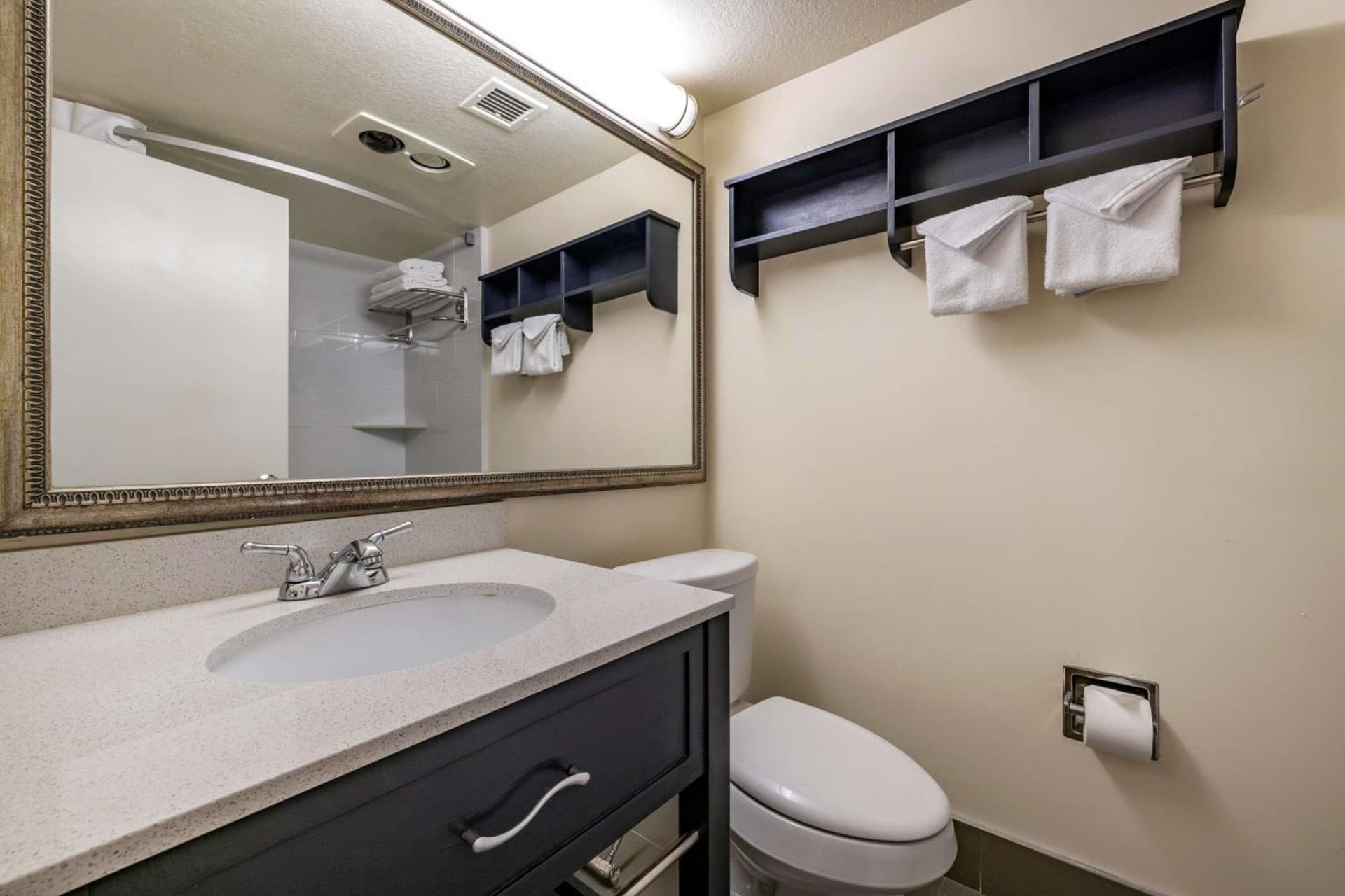 Best Western Plus Thousand Oaks Inn gallery photo in Thousand Oaks, CA — image 51