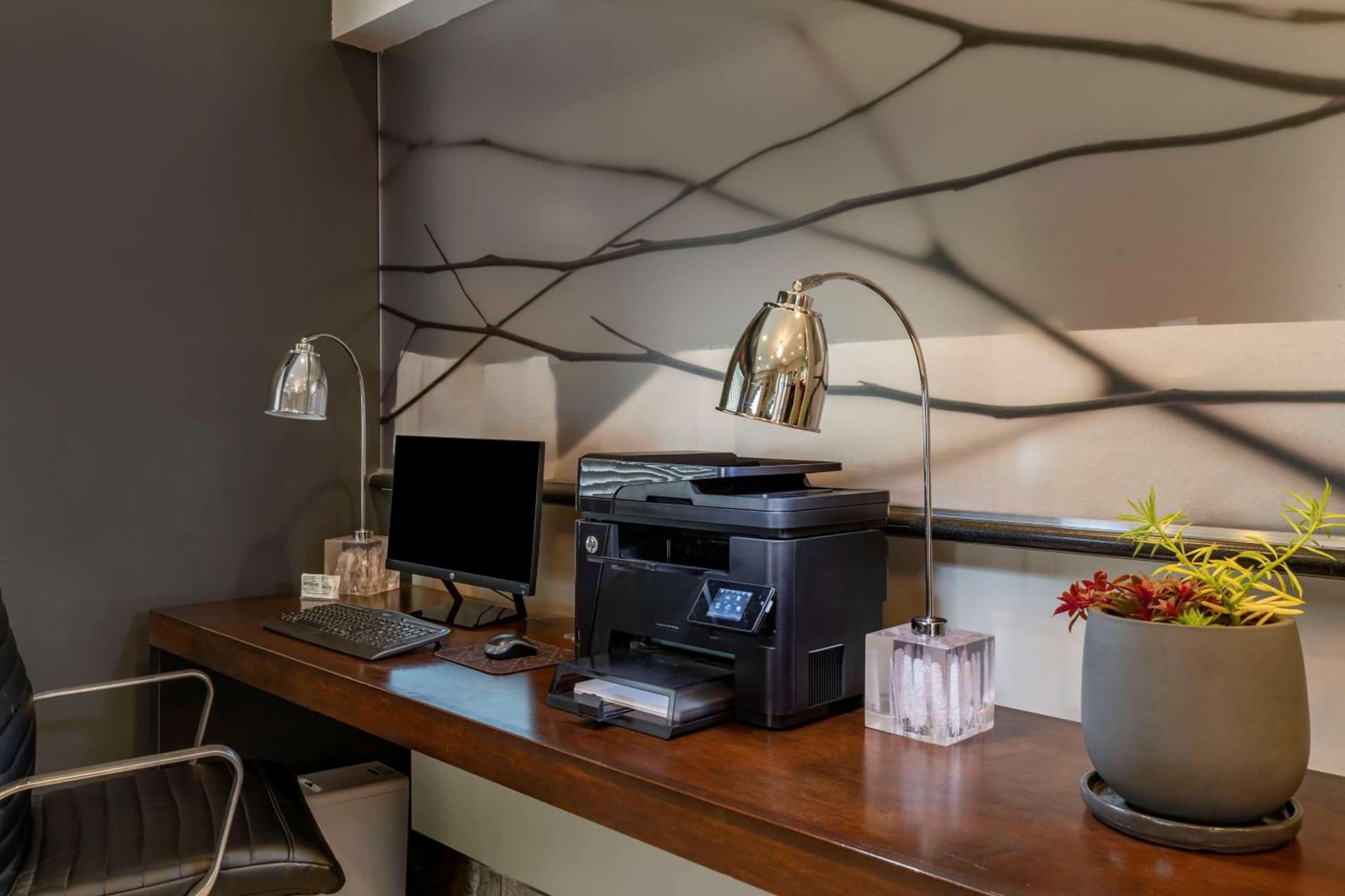 Best Western Newberg Inn property views in Newberg, OR — gallery photo 3