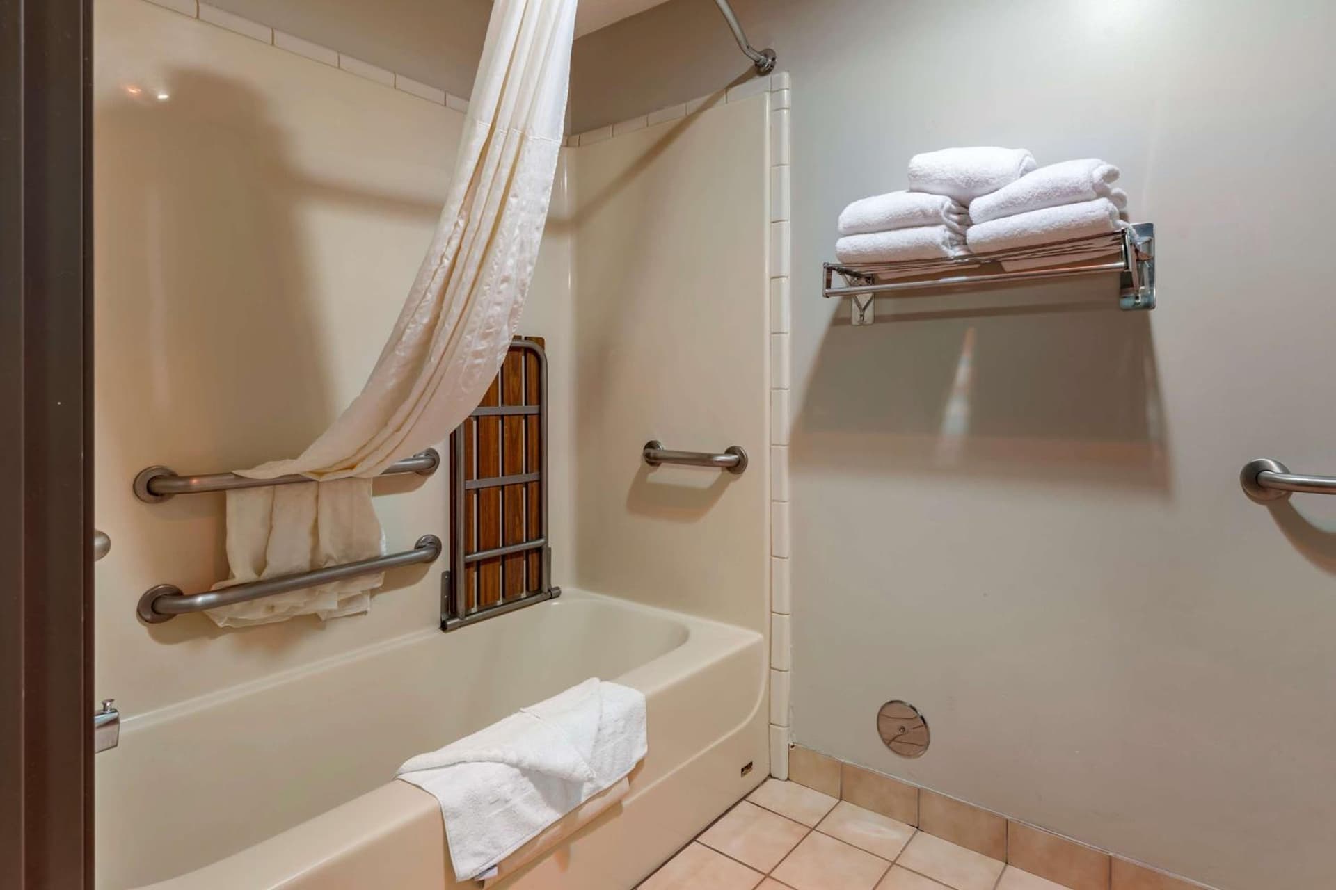 Best Western Newberg Inn gallery photo in Newberg, OR — image 74
