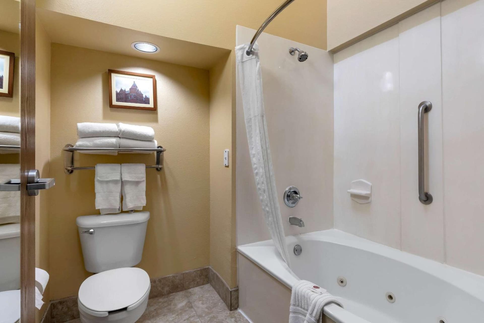 Comfort Suites DFW Airport gallery photo in Irving, TX — image 43