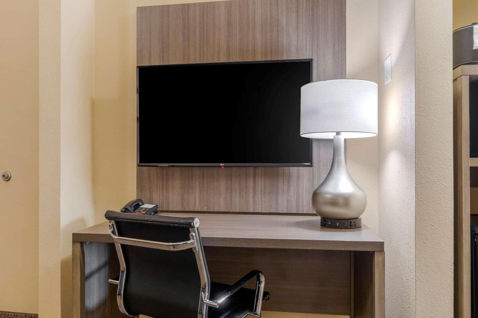 Comfort Suites DFW Airport gallery photo in Irving, TX — image 28