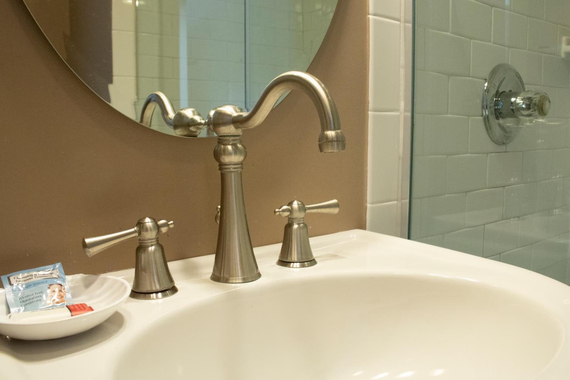 Inn on the Hudson interior in Peekskill, NY — gallery photo 2