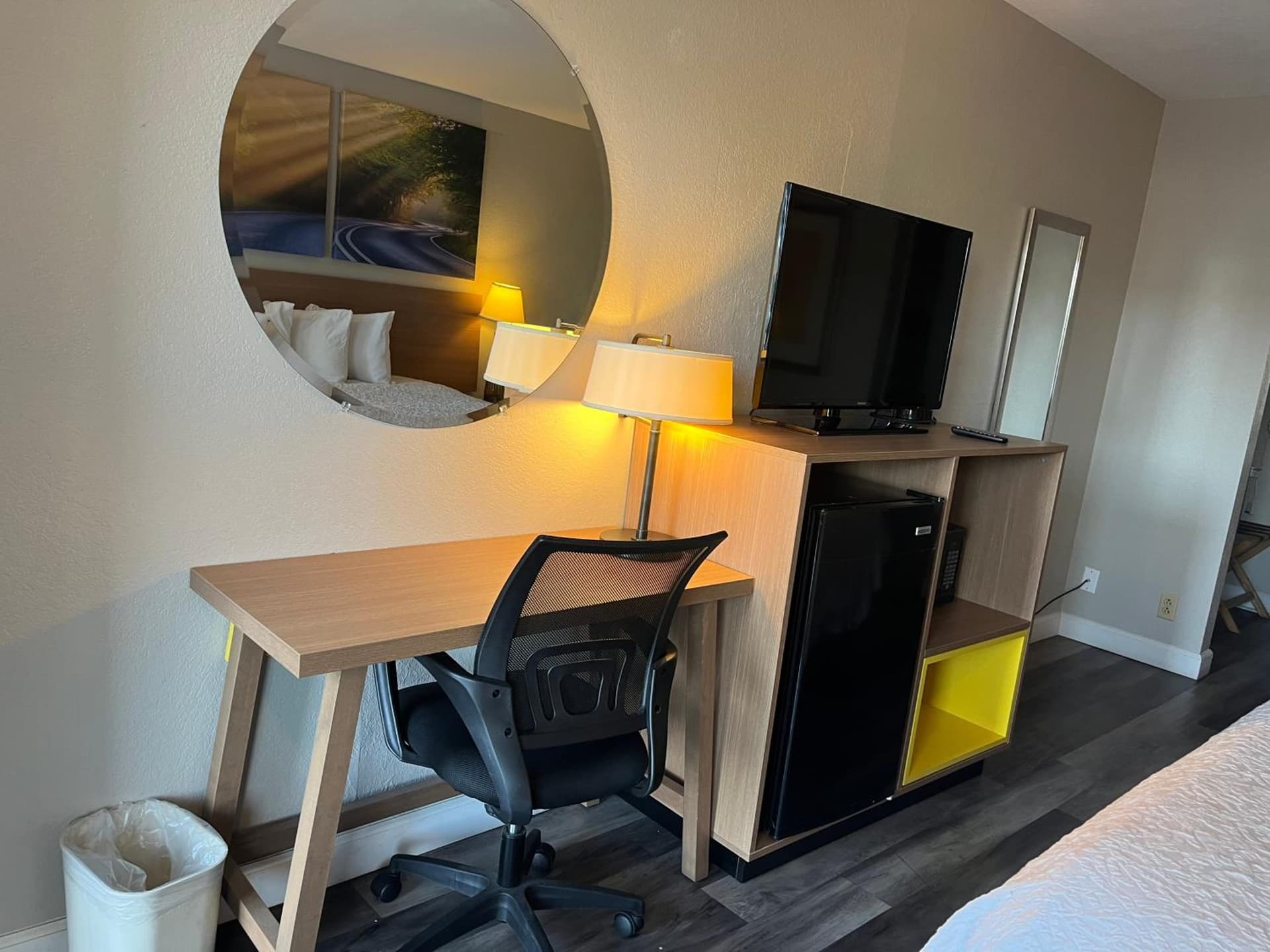 Days Inn & Suites by Wyndham Dayton North gallery photo in Dayton, OH — image 14