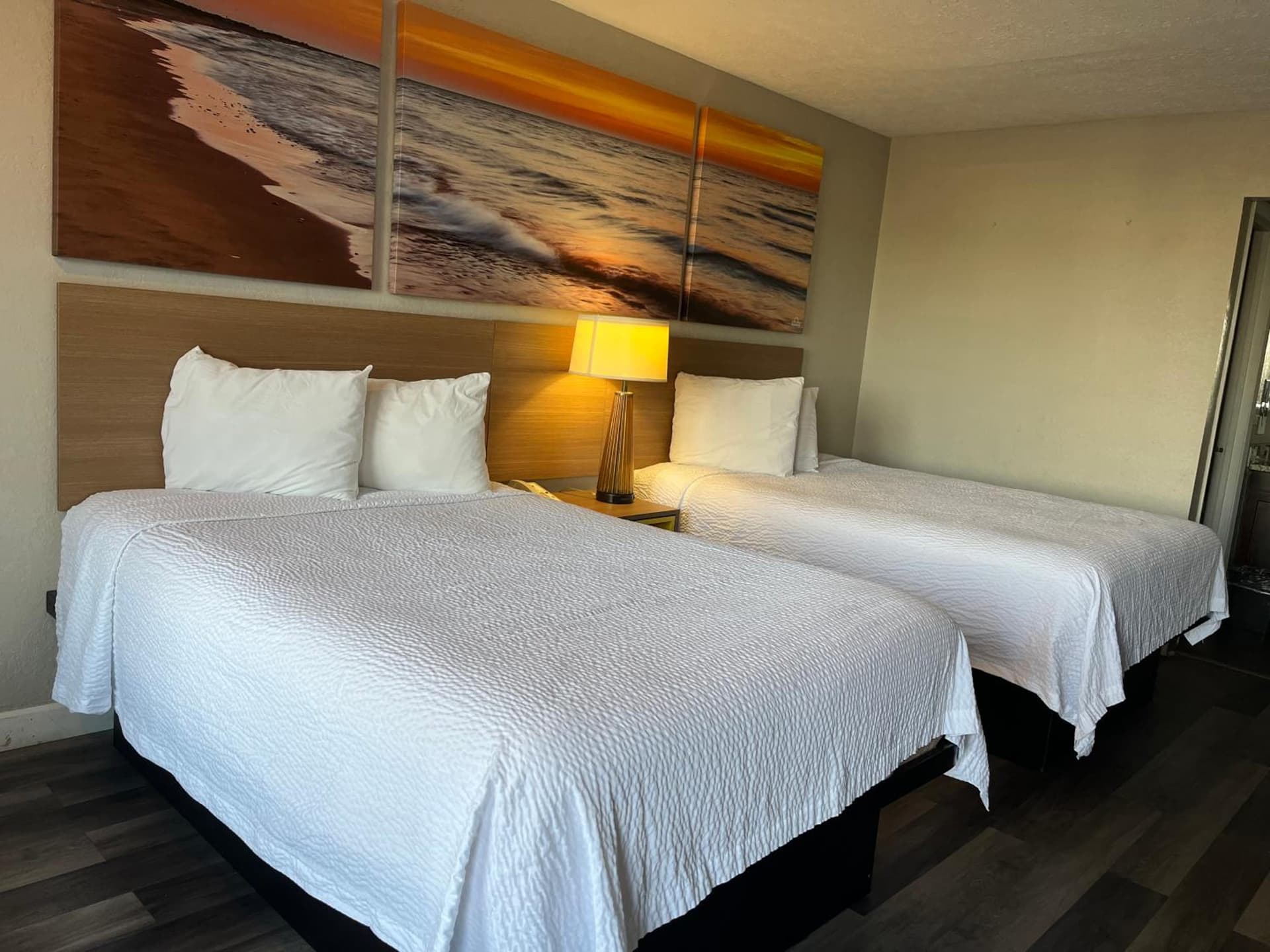 Days Inn & Suites by Wyndham Dayton North gallery photo in Dayton, OH — image 6