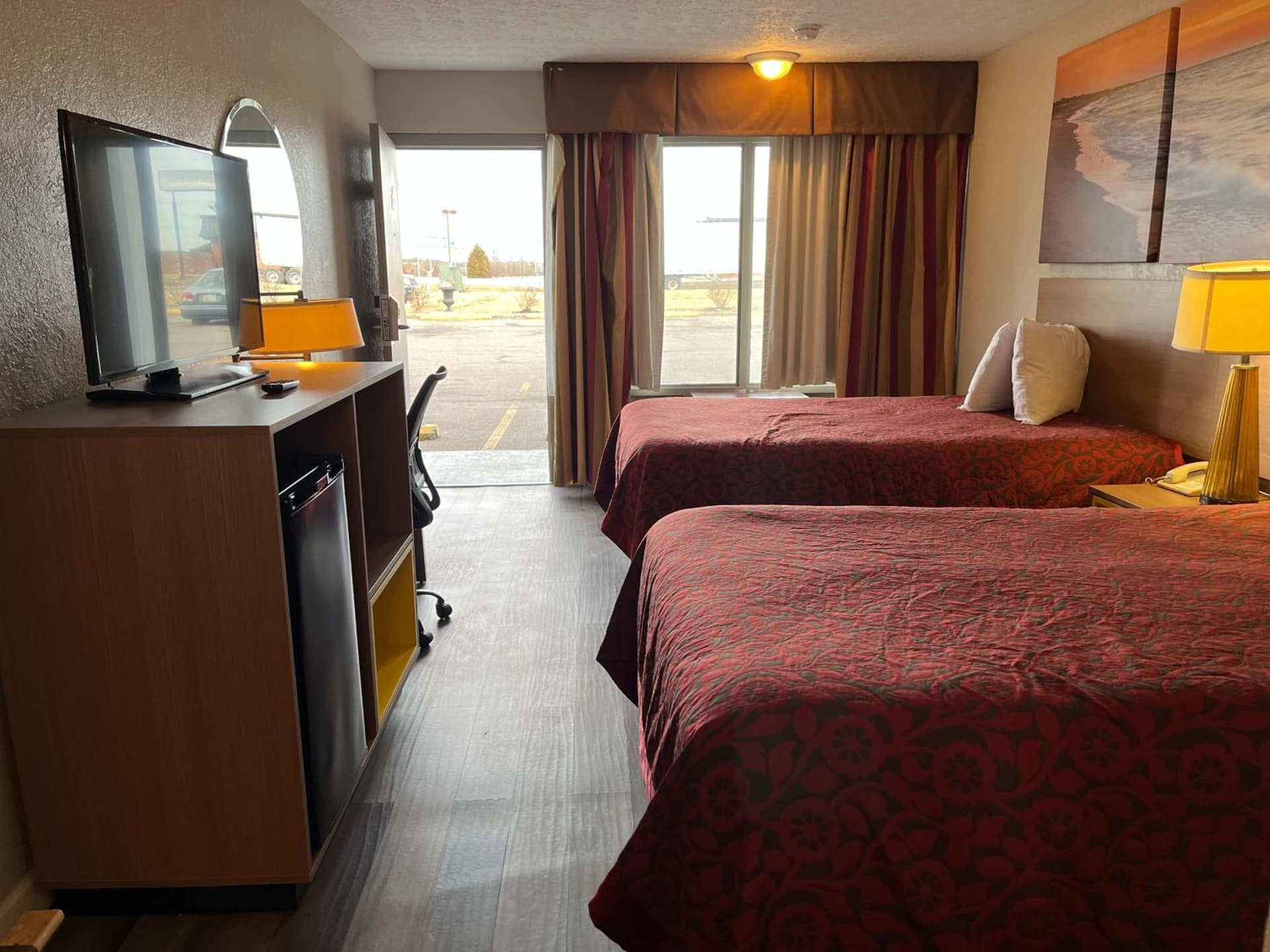 Days Inn & Suites by Wyndham Dayton North gallery photo in Dayton, OH — image 13