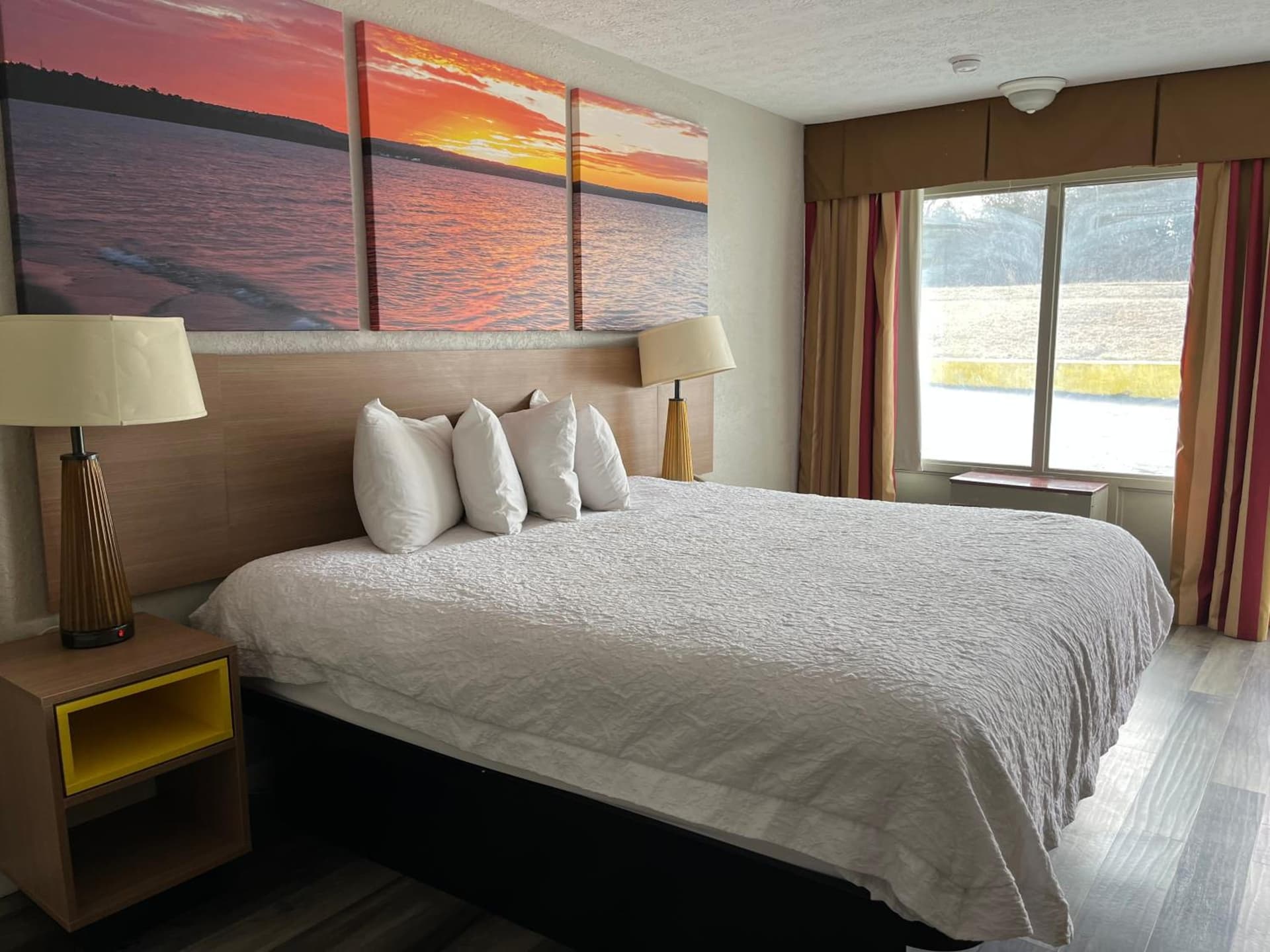 Days Inn & Suites by Wyndham Dayton North gallery photo in Dayton, OH — image 12