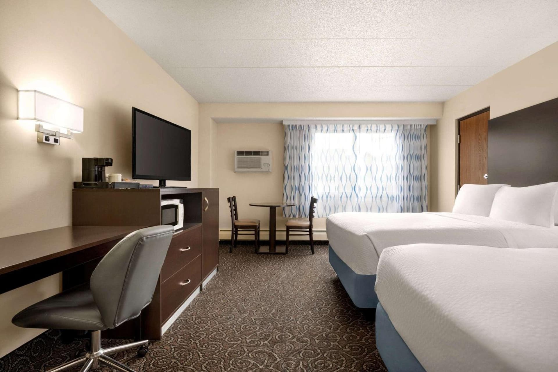 Days Inn by Wyndham Fort Collins gallery photo in Fort Collins, CO — image 15