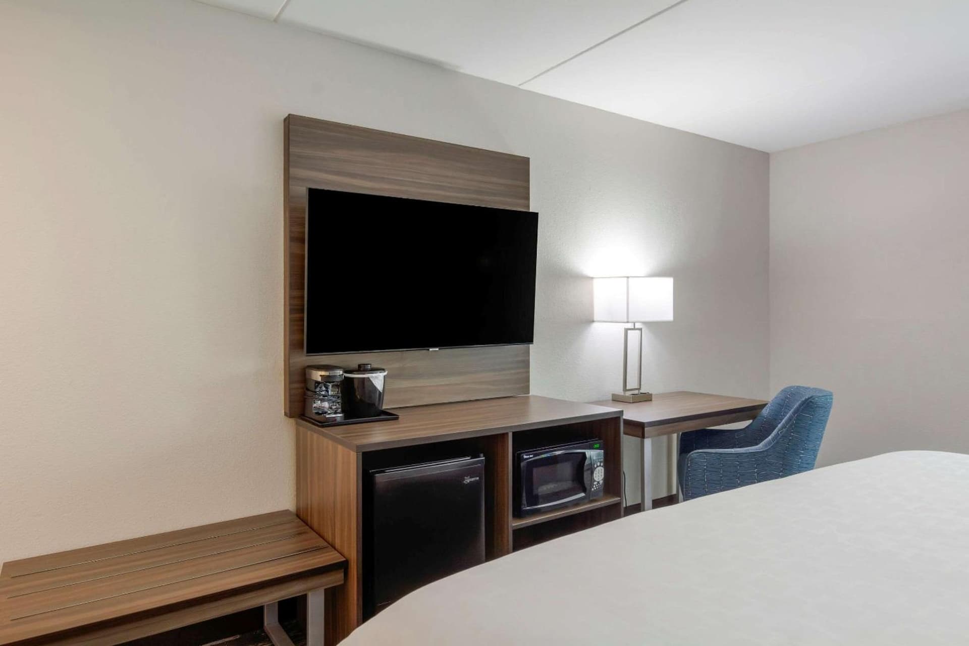 Clarion Pointe Charlottesville gallery photo in Charlottesville, VA — image 42