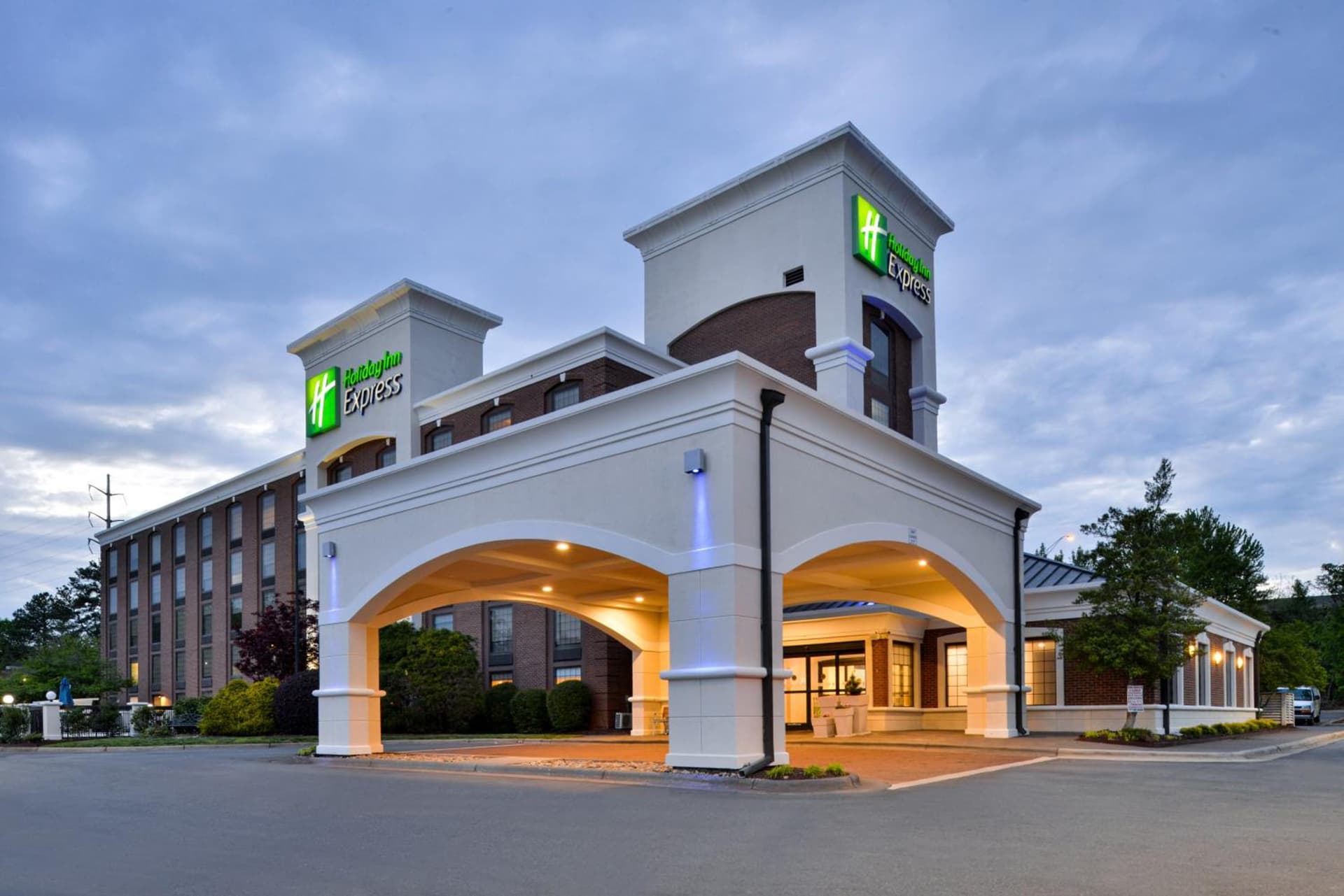 Holiday Inn Express Winston-Salem Medical Ctr Area gallery photo in Winston-Salem, NC — image 38