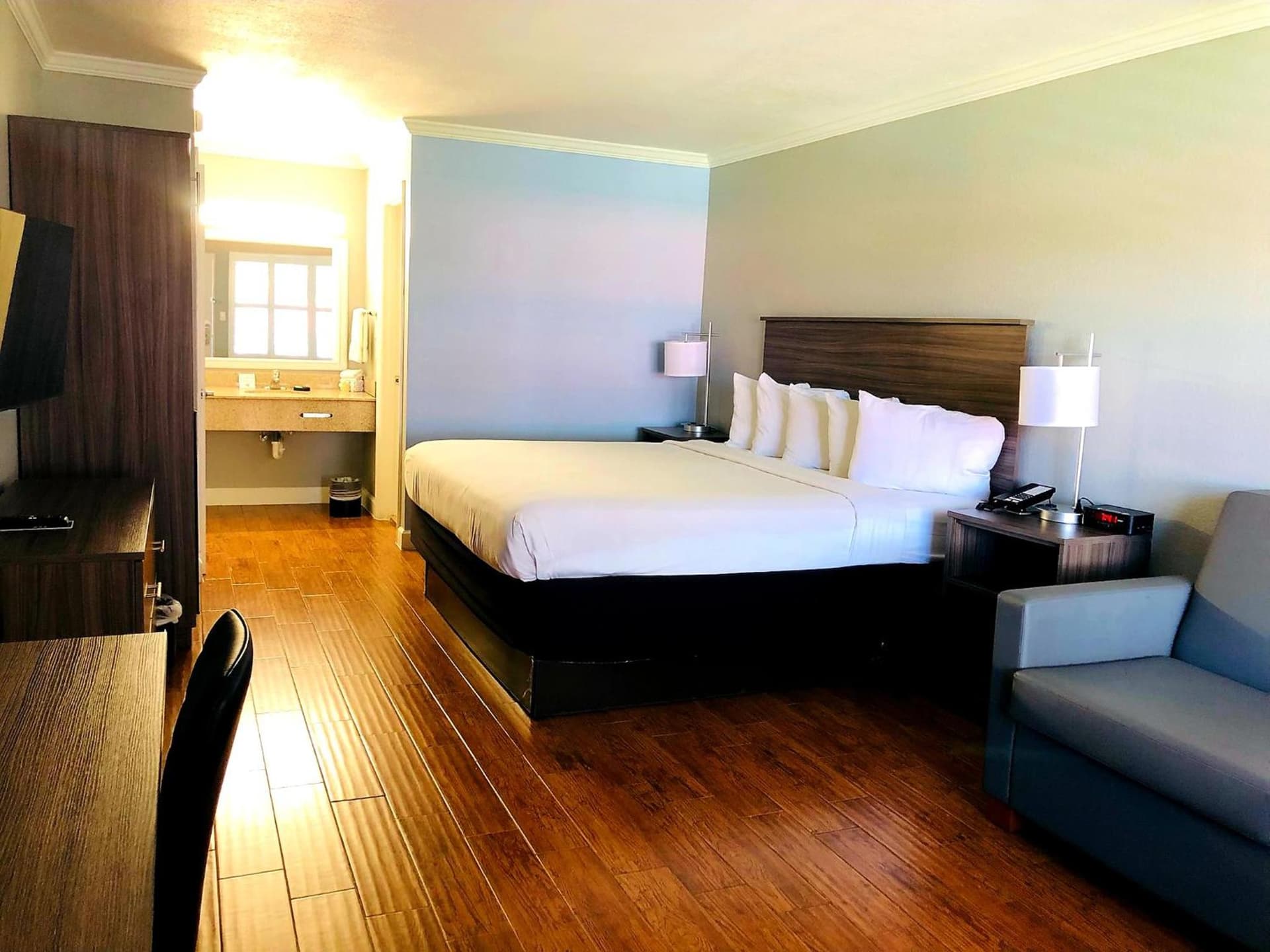 Vero Beach Inn & Suites Vero Beach I-95 gallery photo in Vero Beach, FL — image 27