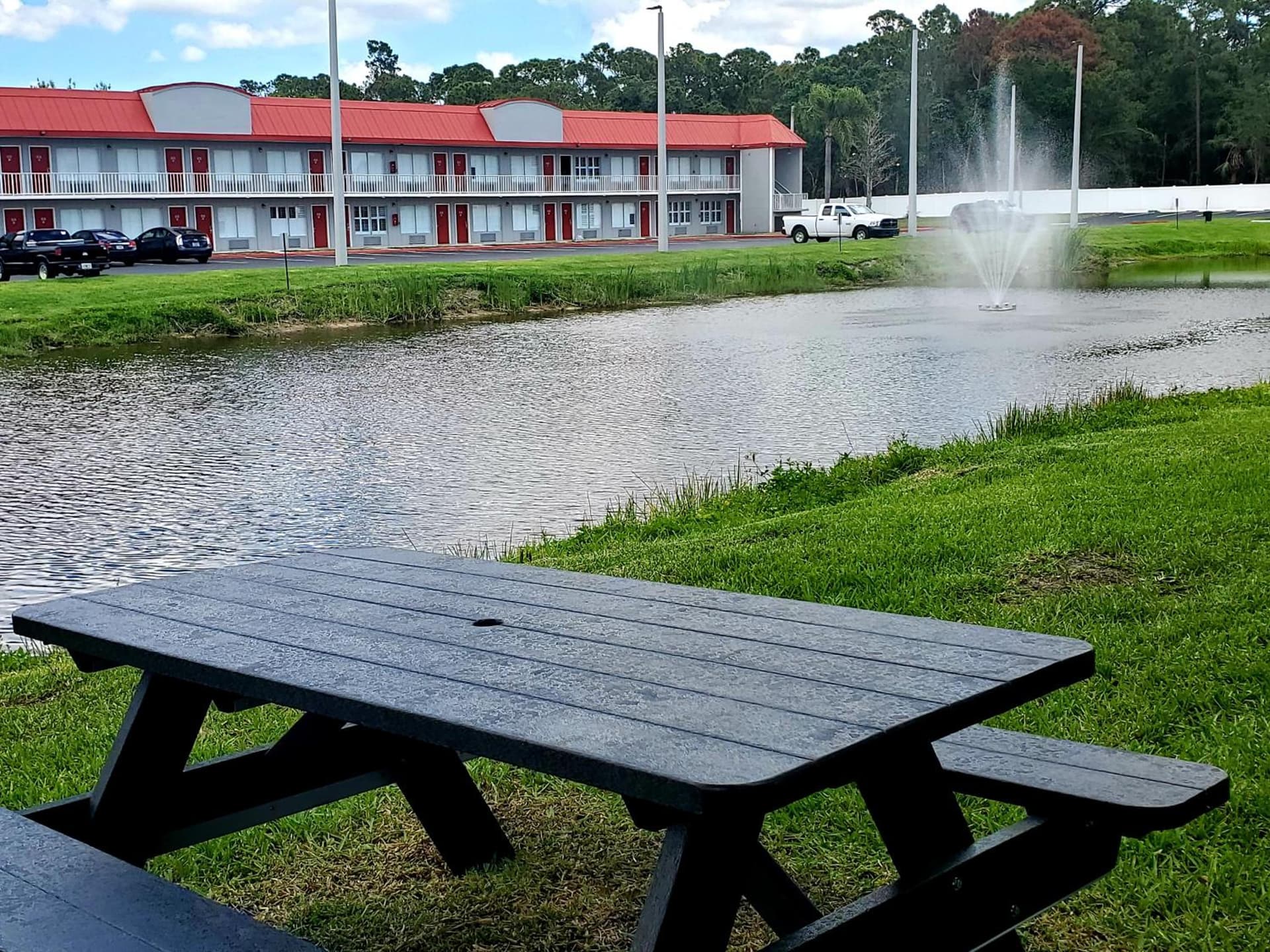 Vero Beach Inn & Suites Vero Beach I-95 gallery photo in Vero Beach, FL — image 50