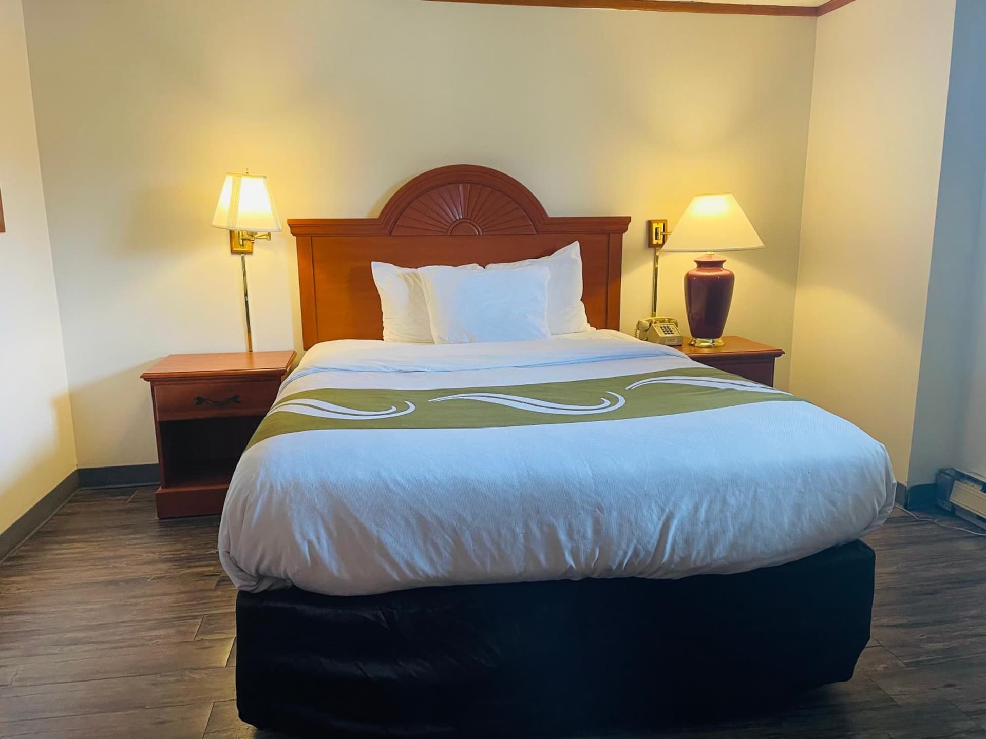 America's Best Value Inn Sandpoint interior in Sandpoint, ID — gallery photo 2