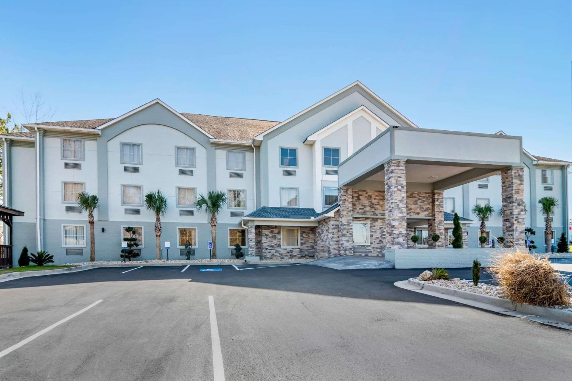 Comfort Inn & Suites Macon North I-75 property views in Macon, GA — gallery photo 3