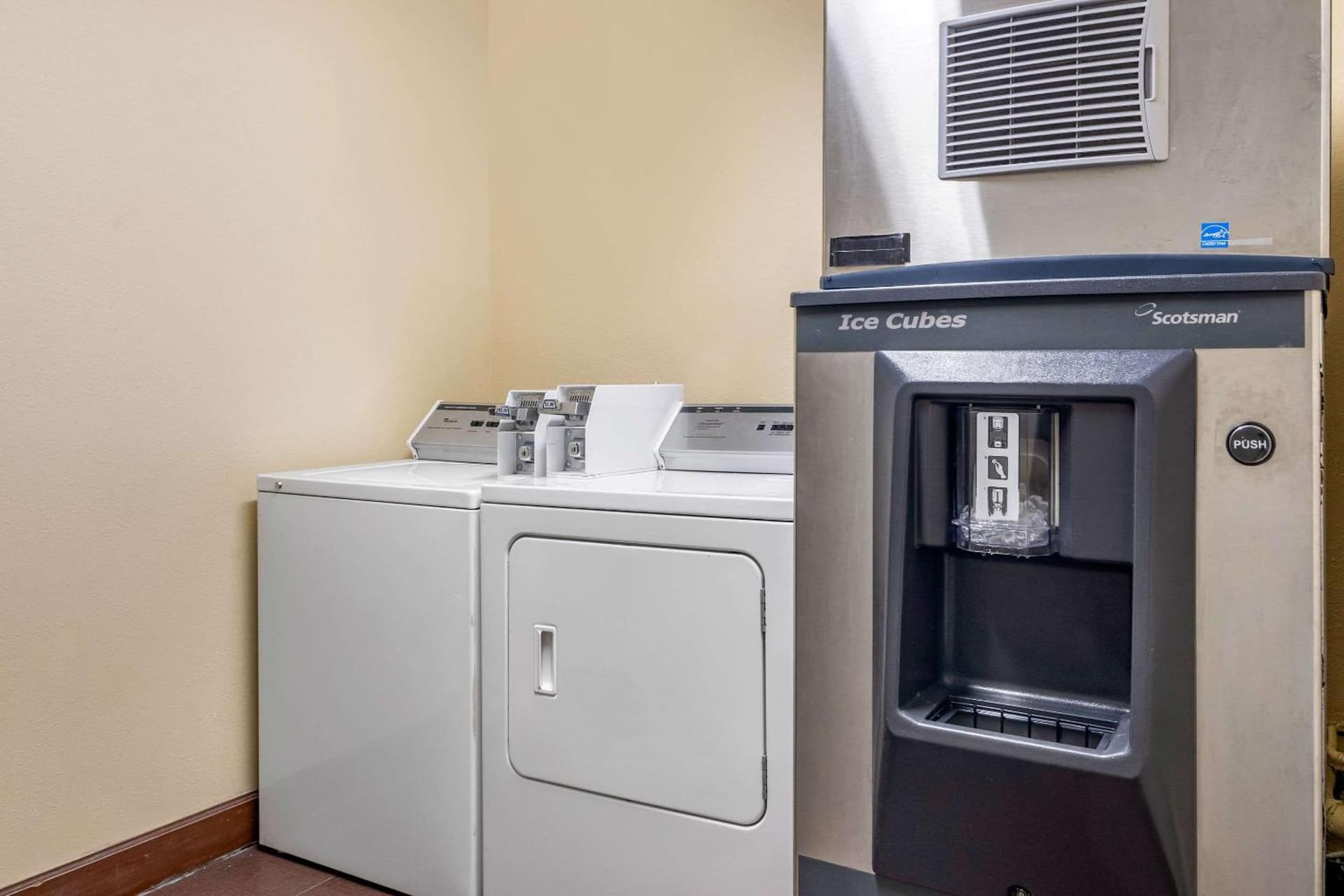 Comfort Inn & Suites Macon North I-75 gallery photo in Macon, GA — image 17
