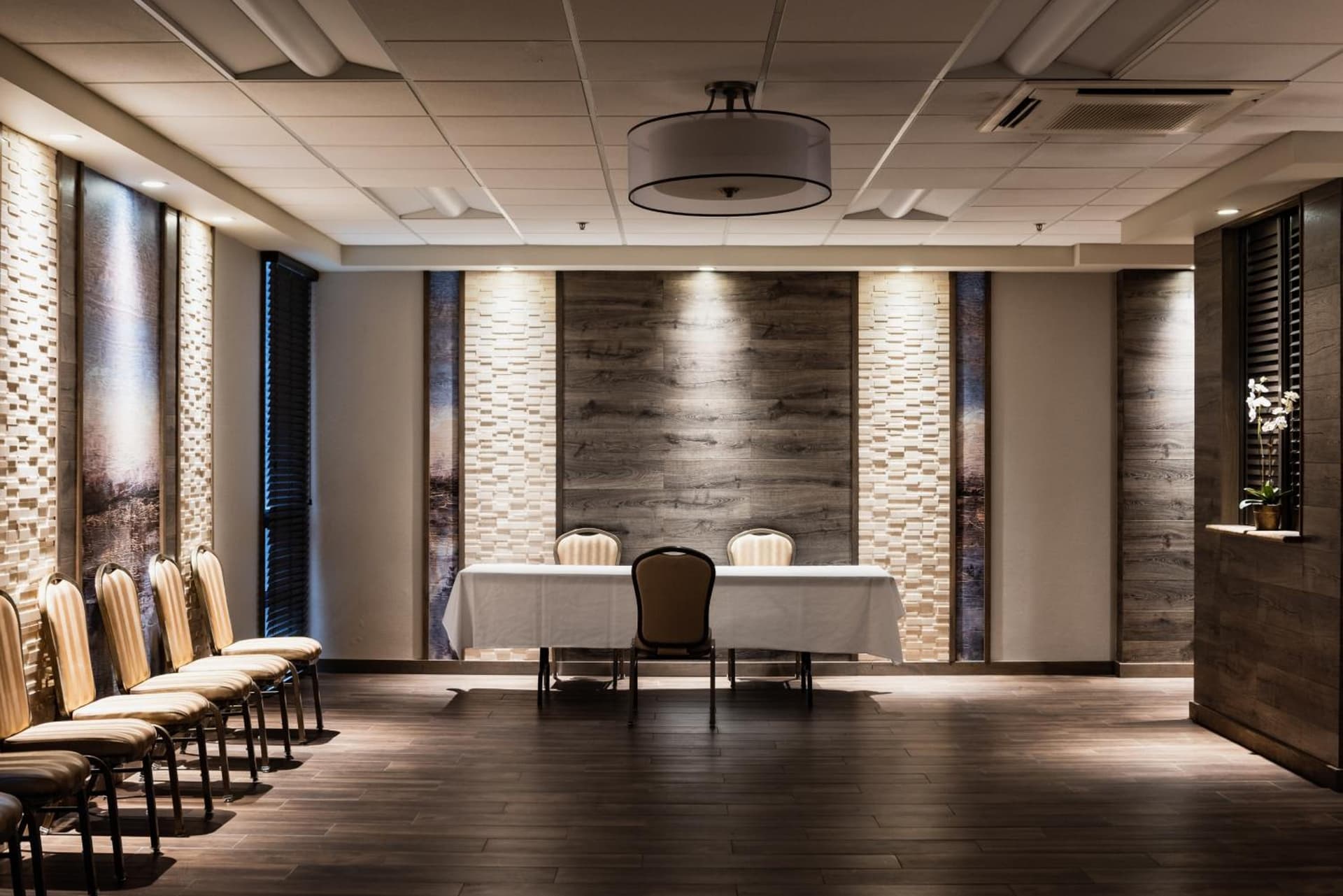 Holiday Inn Newark International Airport property views in Newark, NJ — gallery photo 3