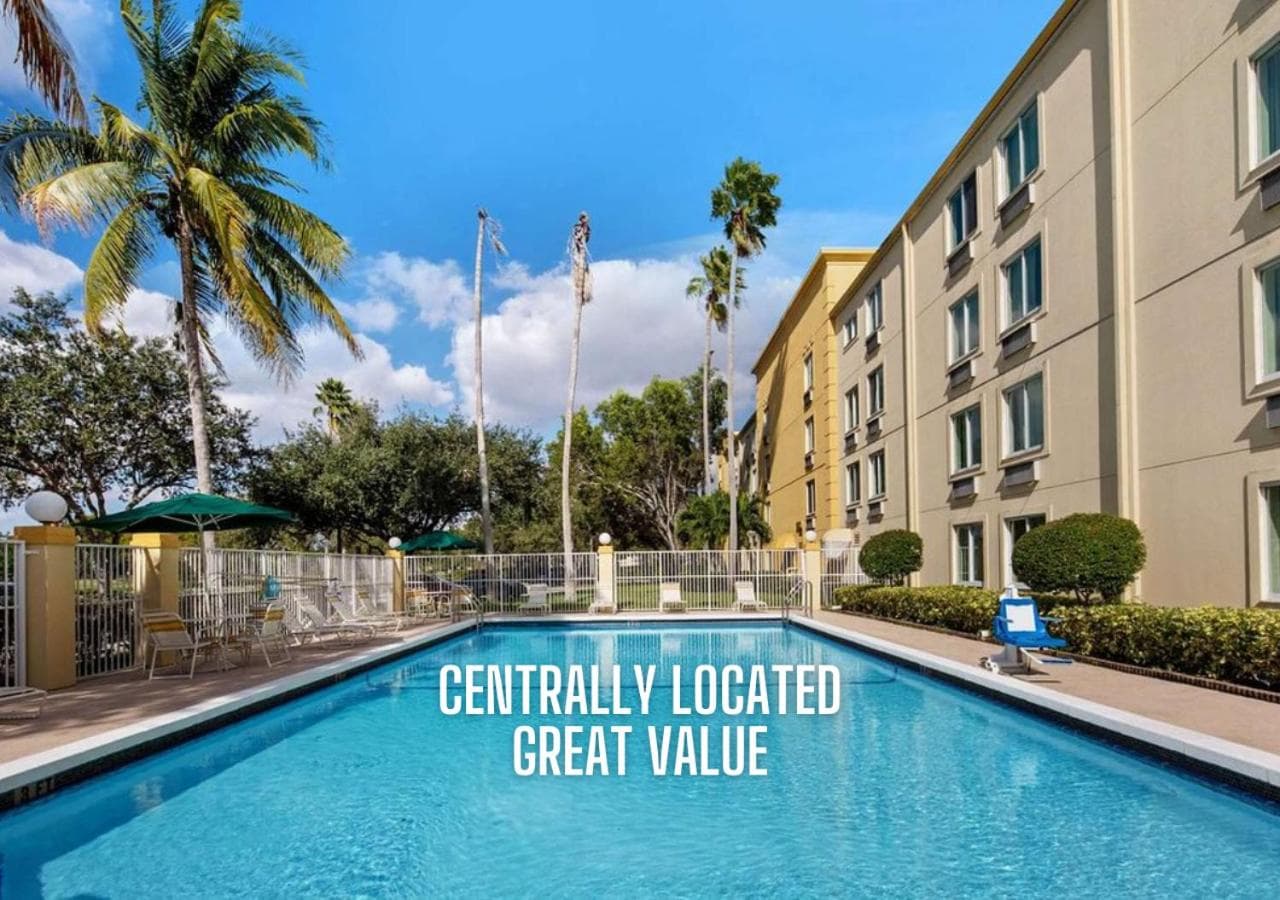 La Quinta Inn & Suites by Wyndham Sawgrass gallery photo in Sunrise, FL — image 47