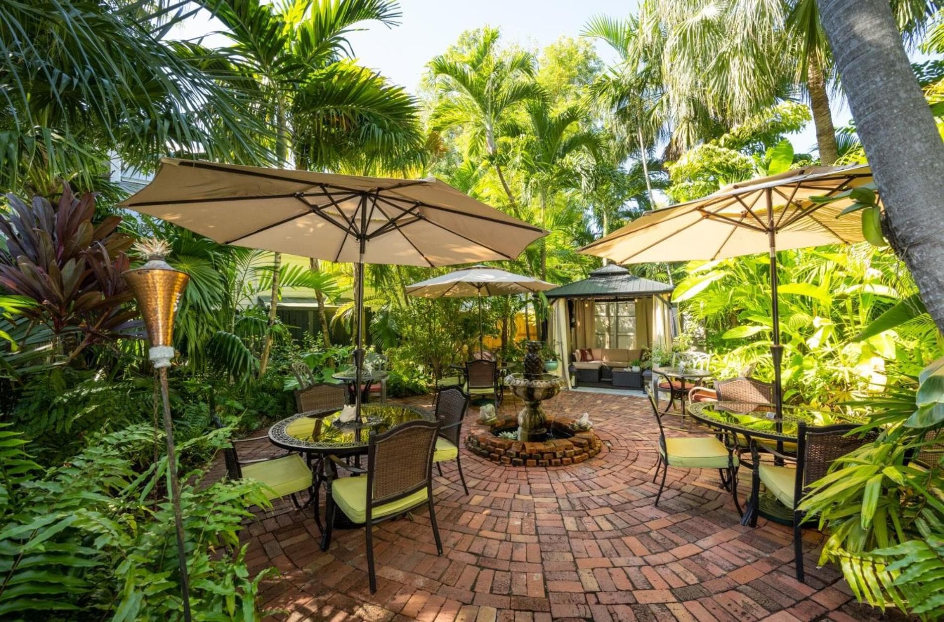 The Mermaid & The Alligator property views in Key West, FL — gallery photo 3