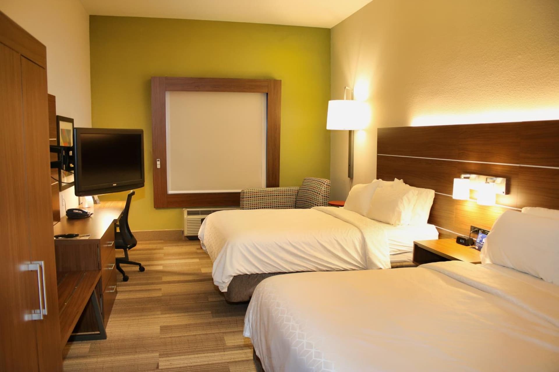Holiday Inn Express by IHG interior in Douglas, GA — gallery photo 2