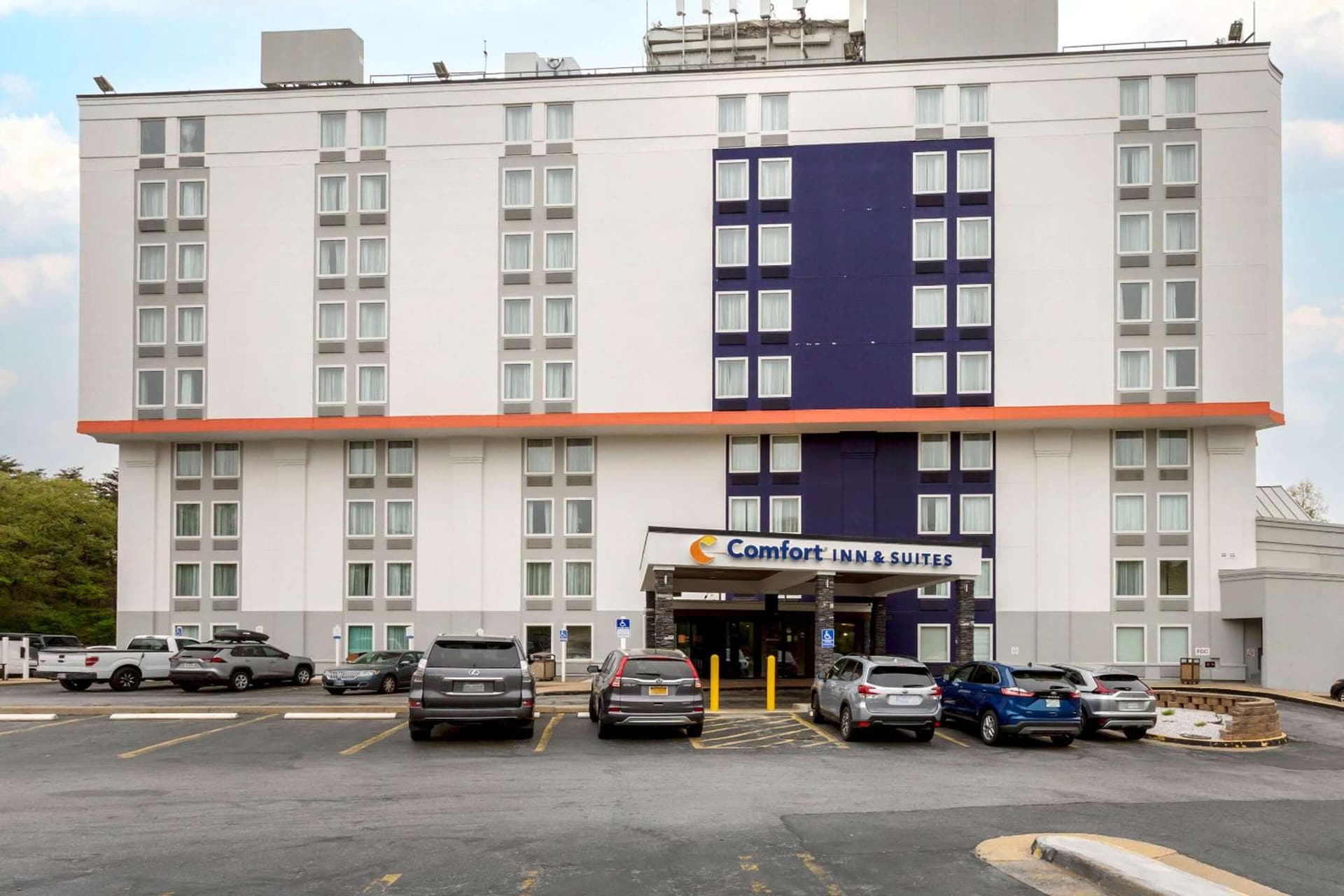 Comfort Inn & Suites Alexandria West property views in Alexandria, VA — gallery photo 3