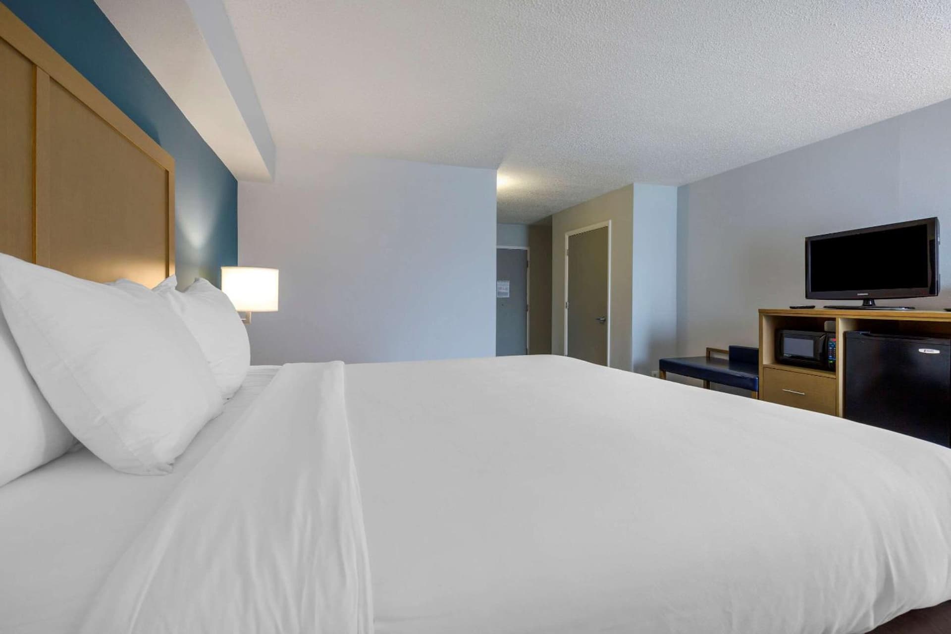 Comfort Inn & Suites Alexandria West gallery photo in Alexandria, VA — image 8